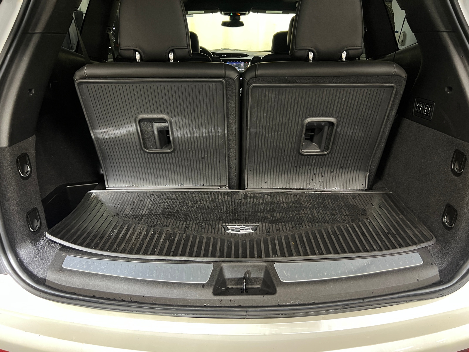 Thumbnail: 2021 Cadillac XT6 - 6