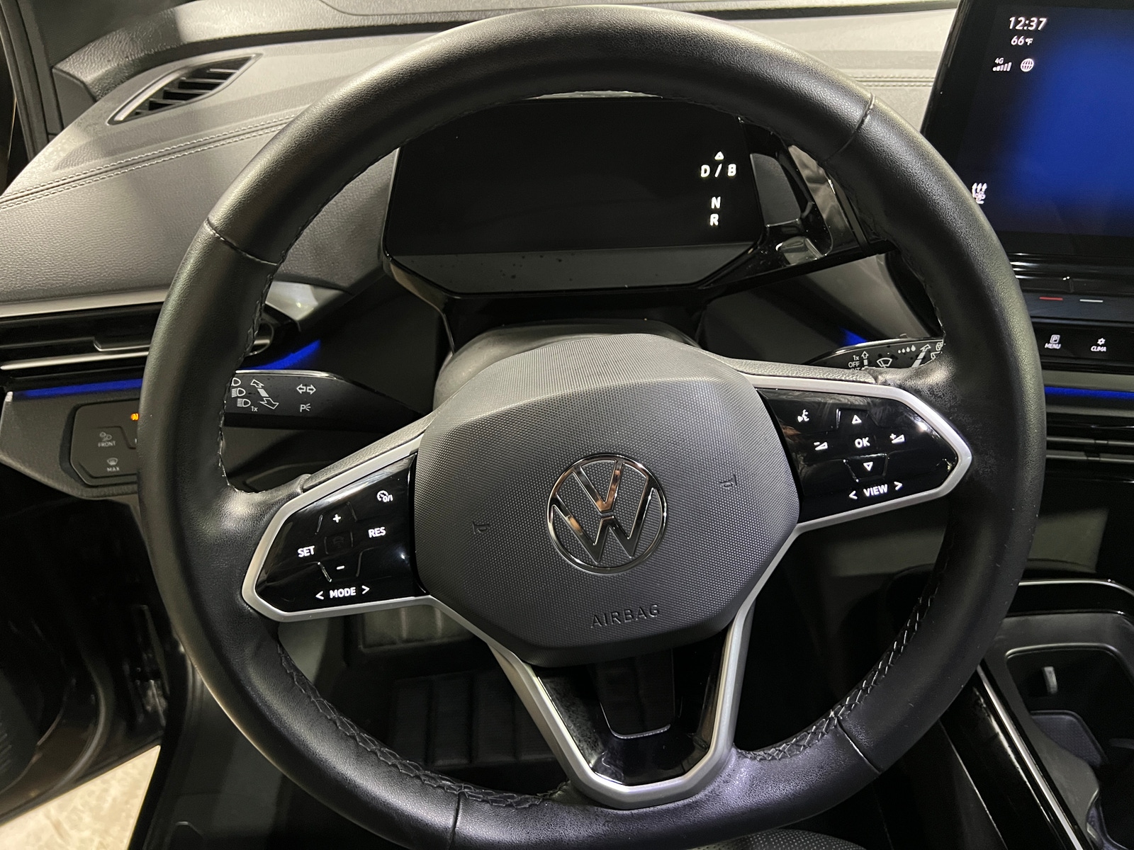 Thumbnail: 2023 Volkswagen ID.4 - 4