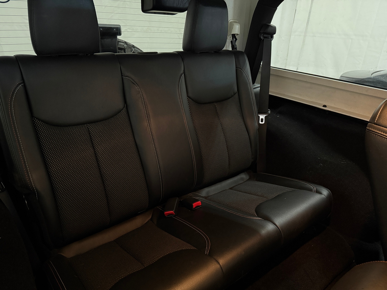 Thumbnail: 2016 Jeep Wrangler - 6