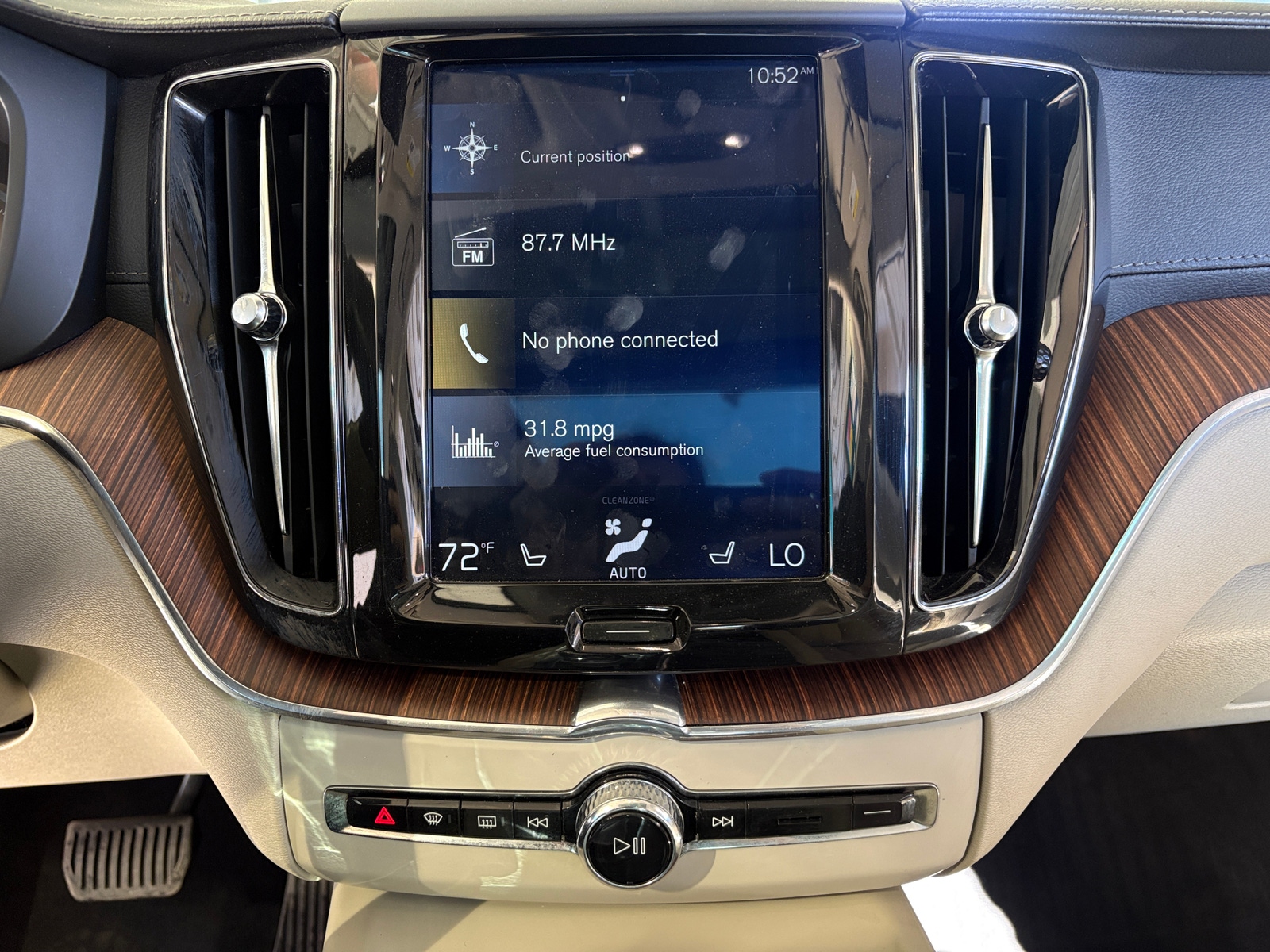 Thumbnail: 2019 Volvo XC60 - 3