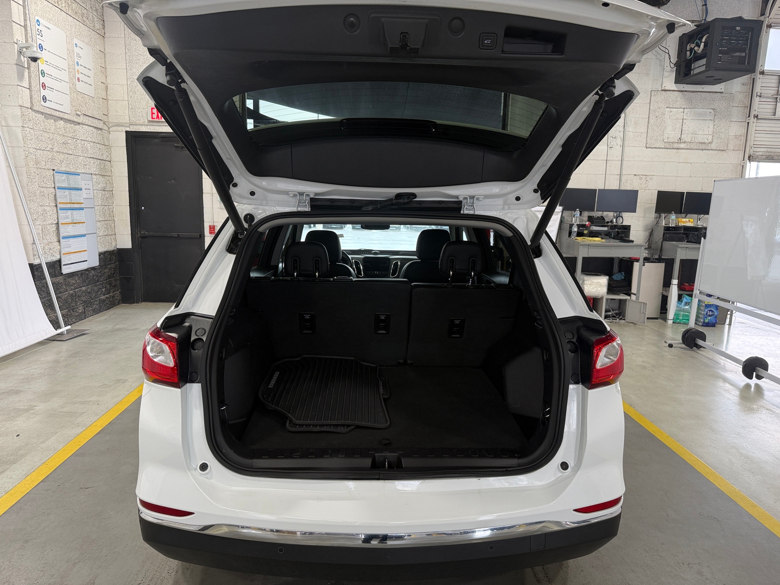 Thumbnail: 2018 Chevrolet Equinox - 6