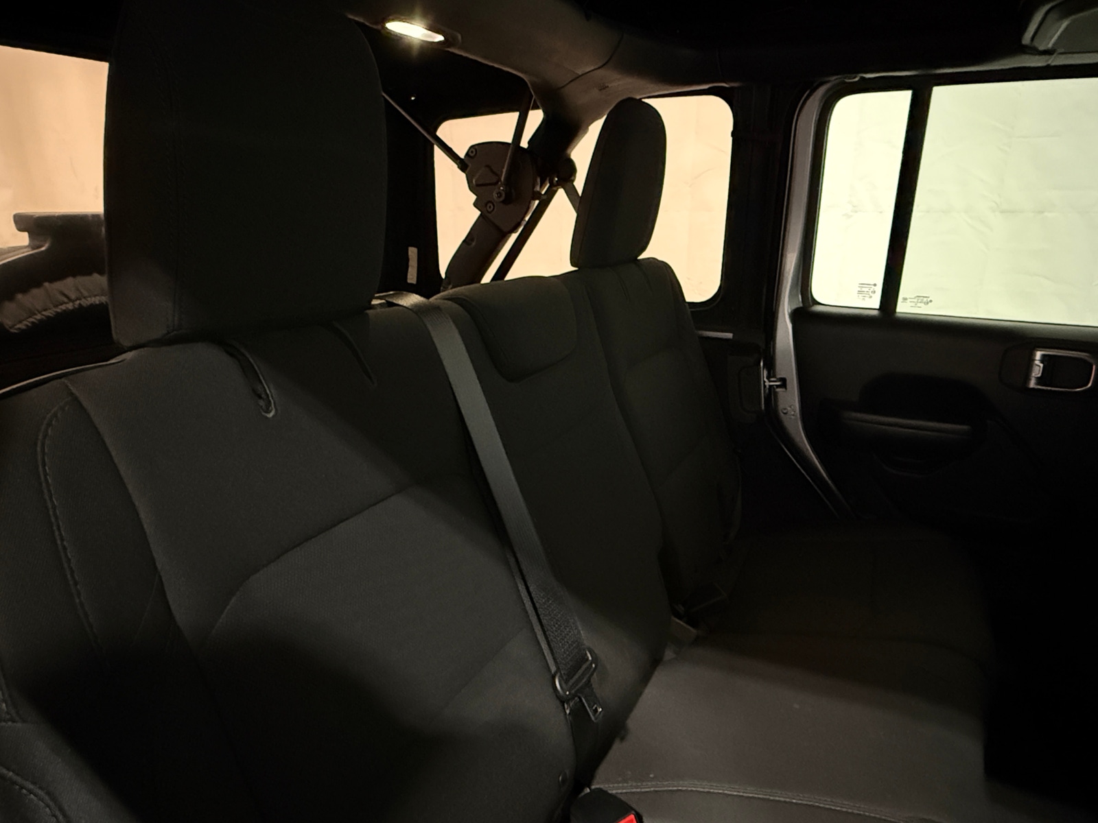 Thumbnail: 2018 Jeep Wrangler - 6