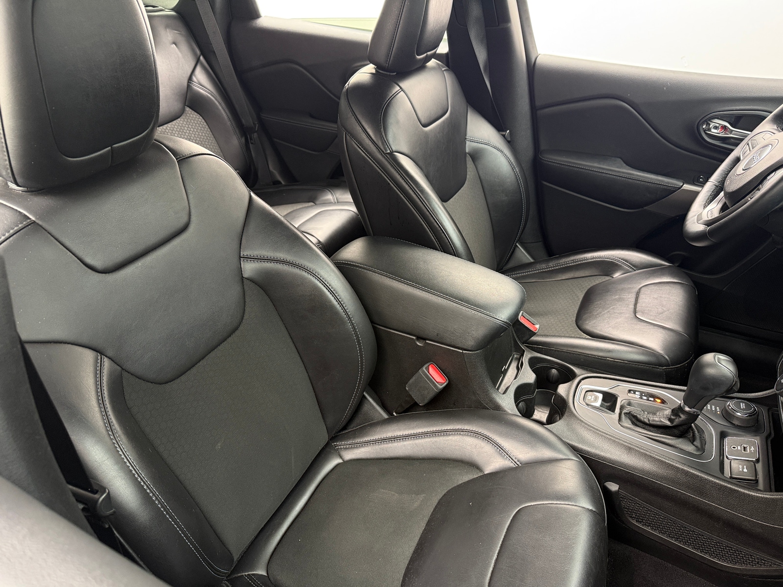 Thumbnail: 2019 Jeep Cherokee - 2