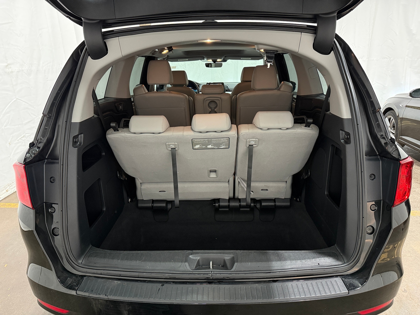 Thumbnail: 2019 Honda Odyssey - 6