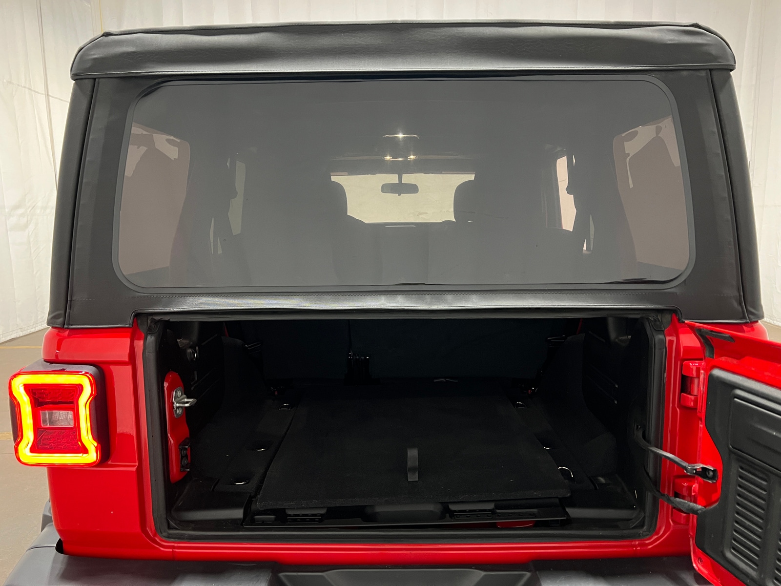 Thumbnail: 2022 Jeep Wrangler - 7