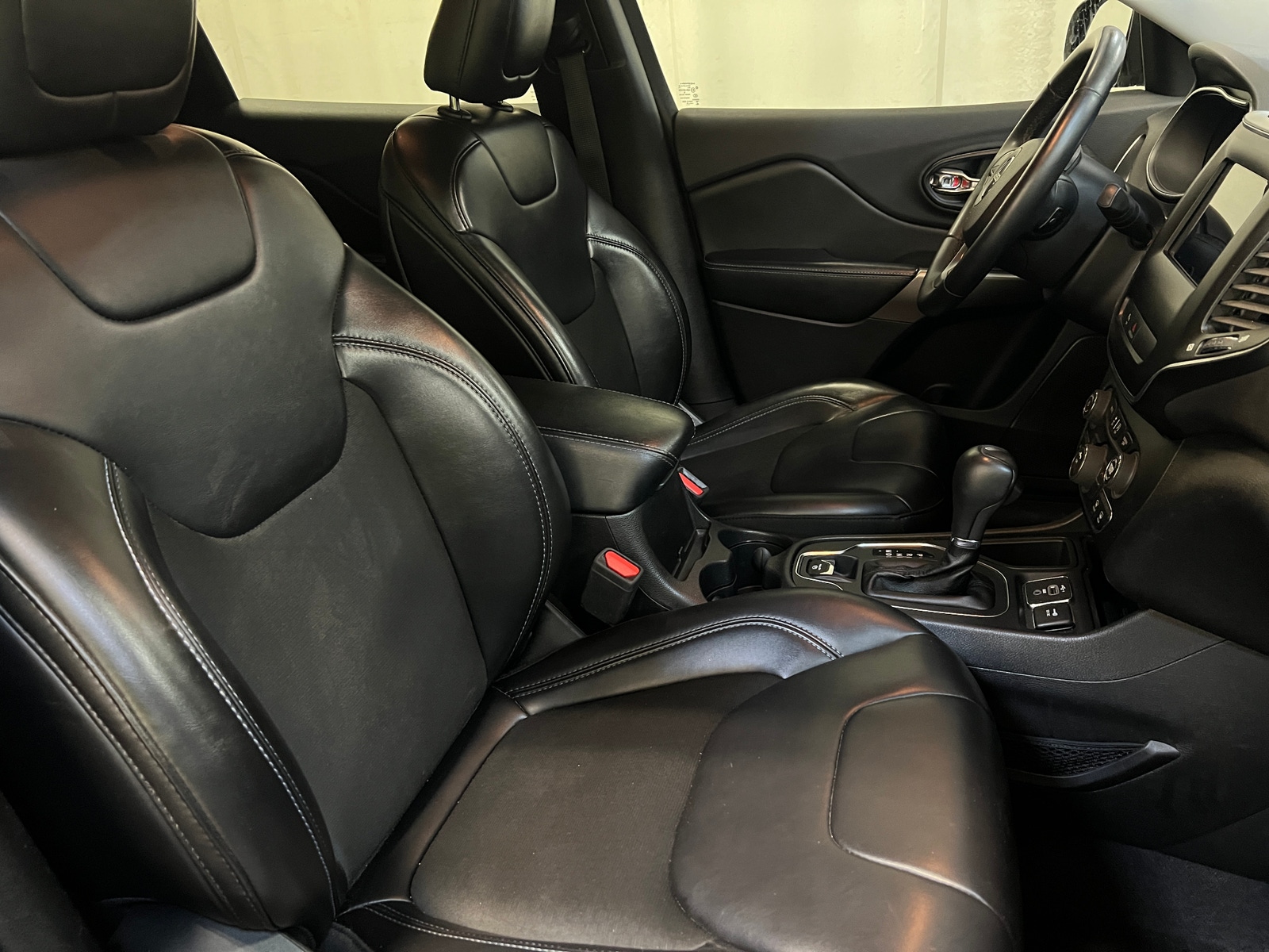 Thumbnail: 2019 Jeep Cherokee - 2