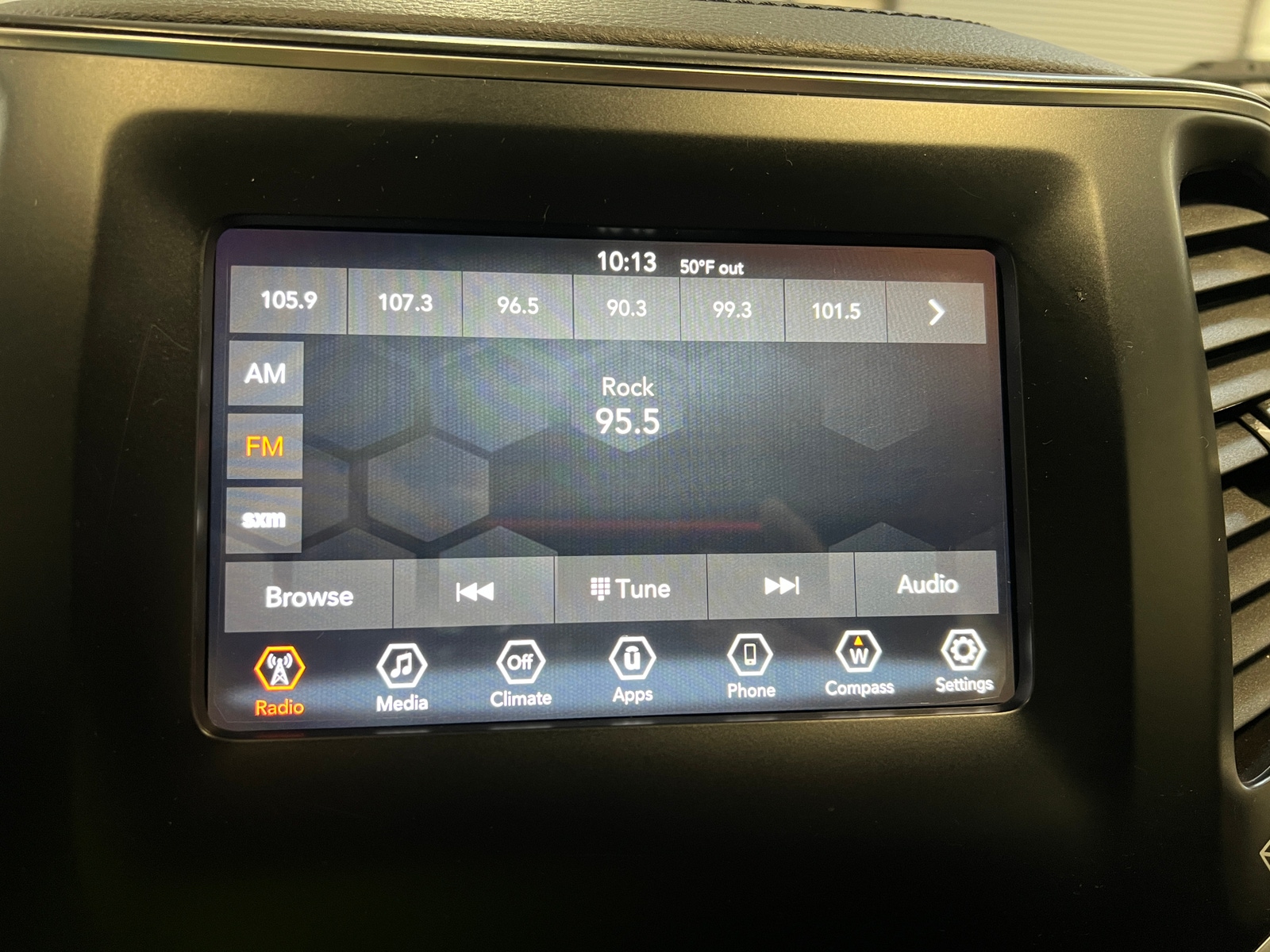 Thumbnail: 2019 Jeep Cherokee - 4