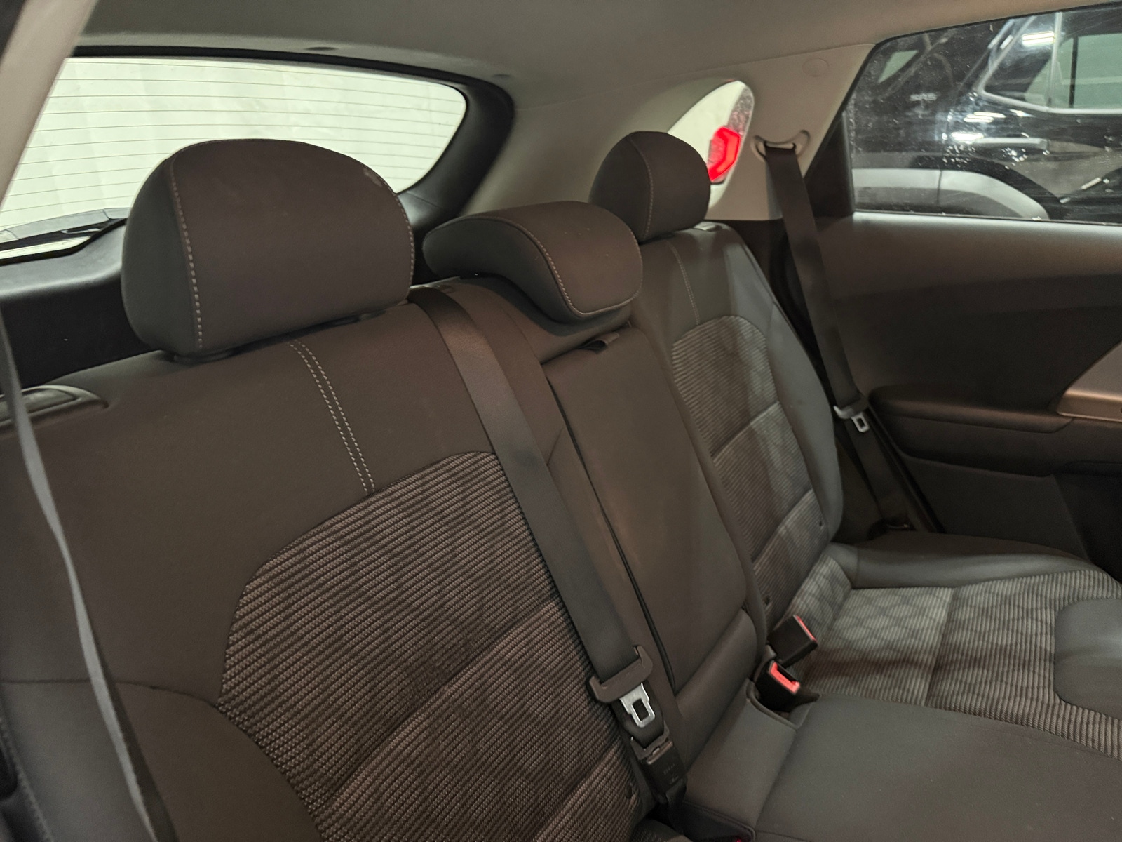 Thumbnail: 2017 Kia Niro - 6