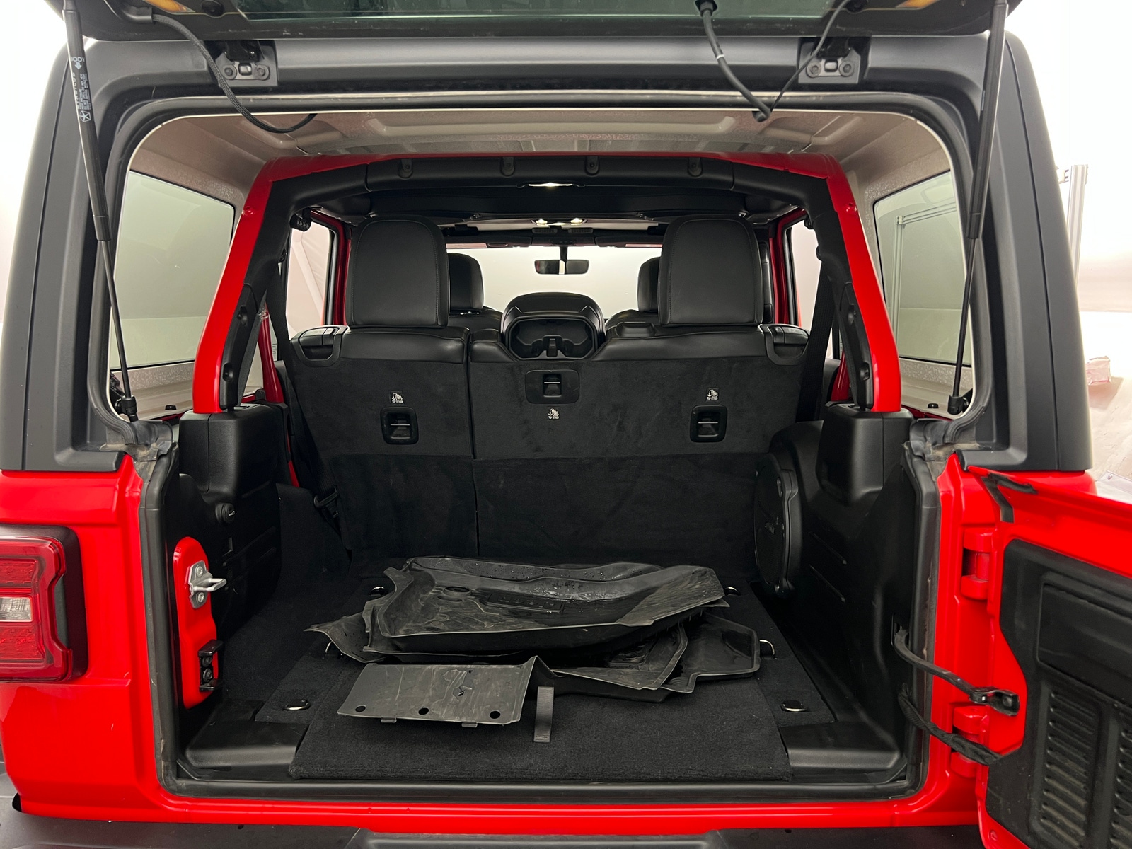 Thumbnail: 2022 Jeep Wrangler - 6