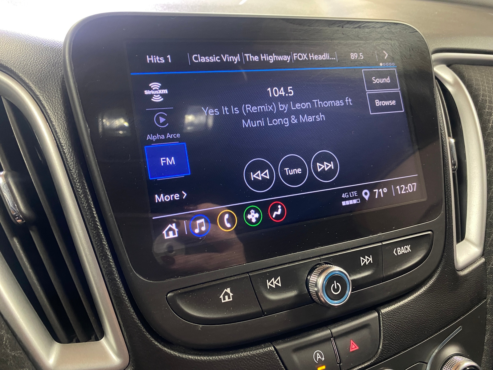 Thumbnail: 2023 Chevrolet Malibu - 4