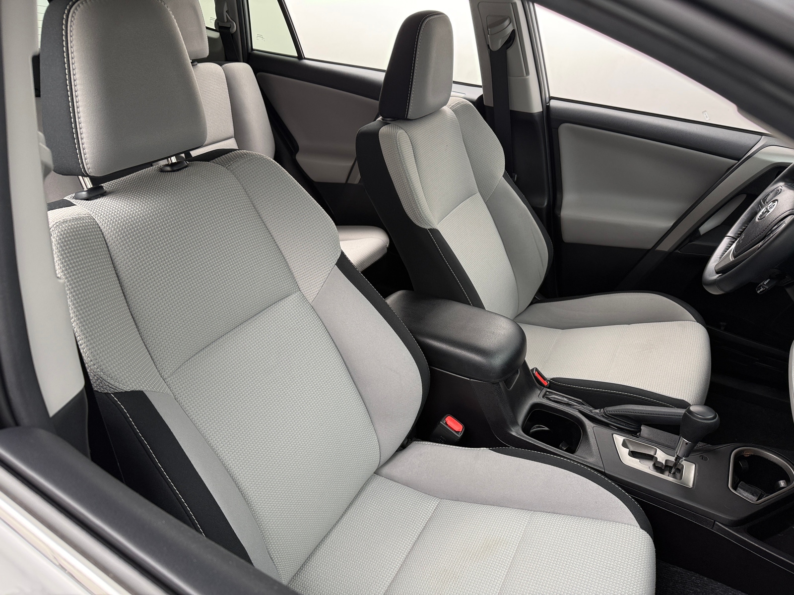 Thumbnail: 2018 Toyota RAV4 - 2