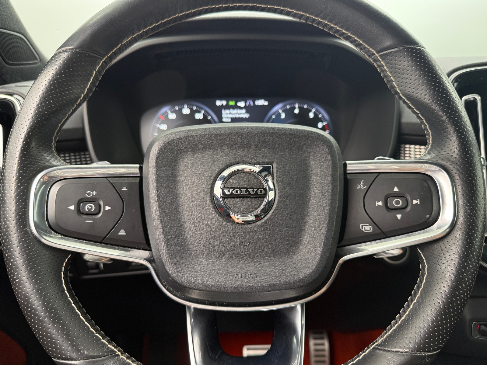 Thumbnail: 2019 Volvo XC40 - 5