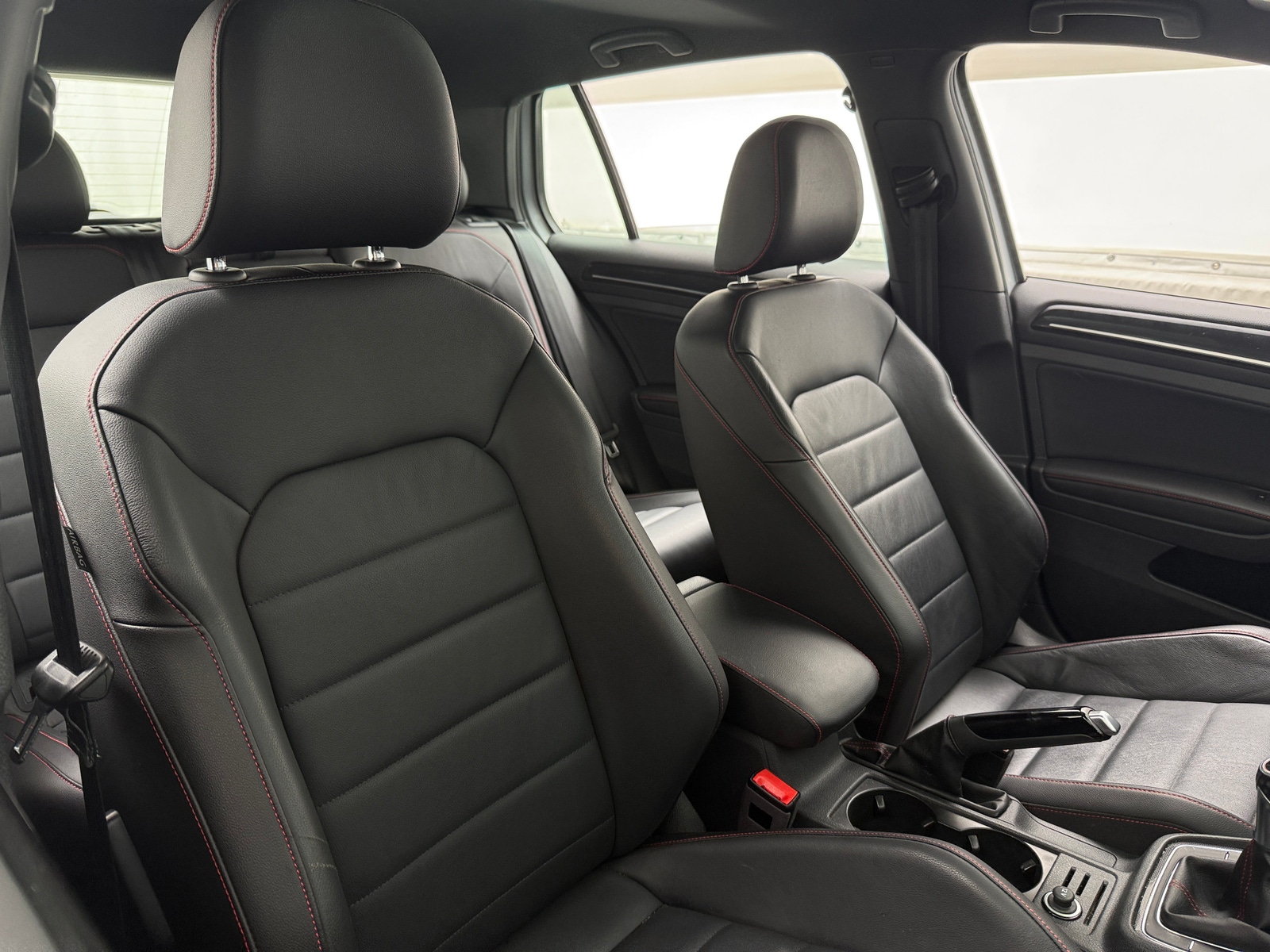 Thumbnail: 2017 Volkswagen Golf - 2