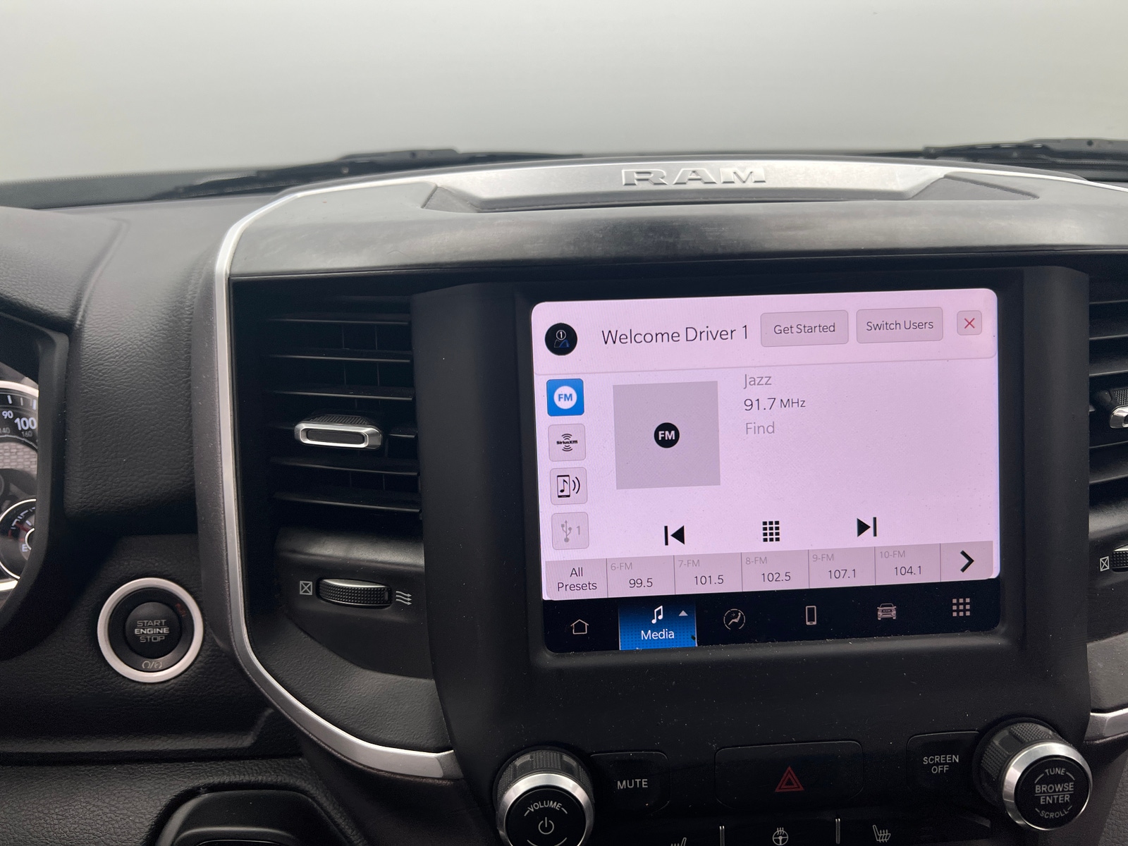 Thumbnail: 2022 RAM 1500 - 4