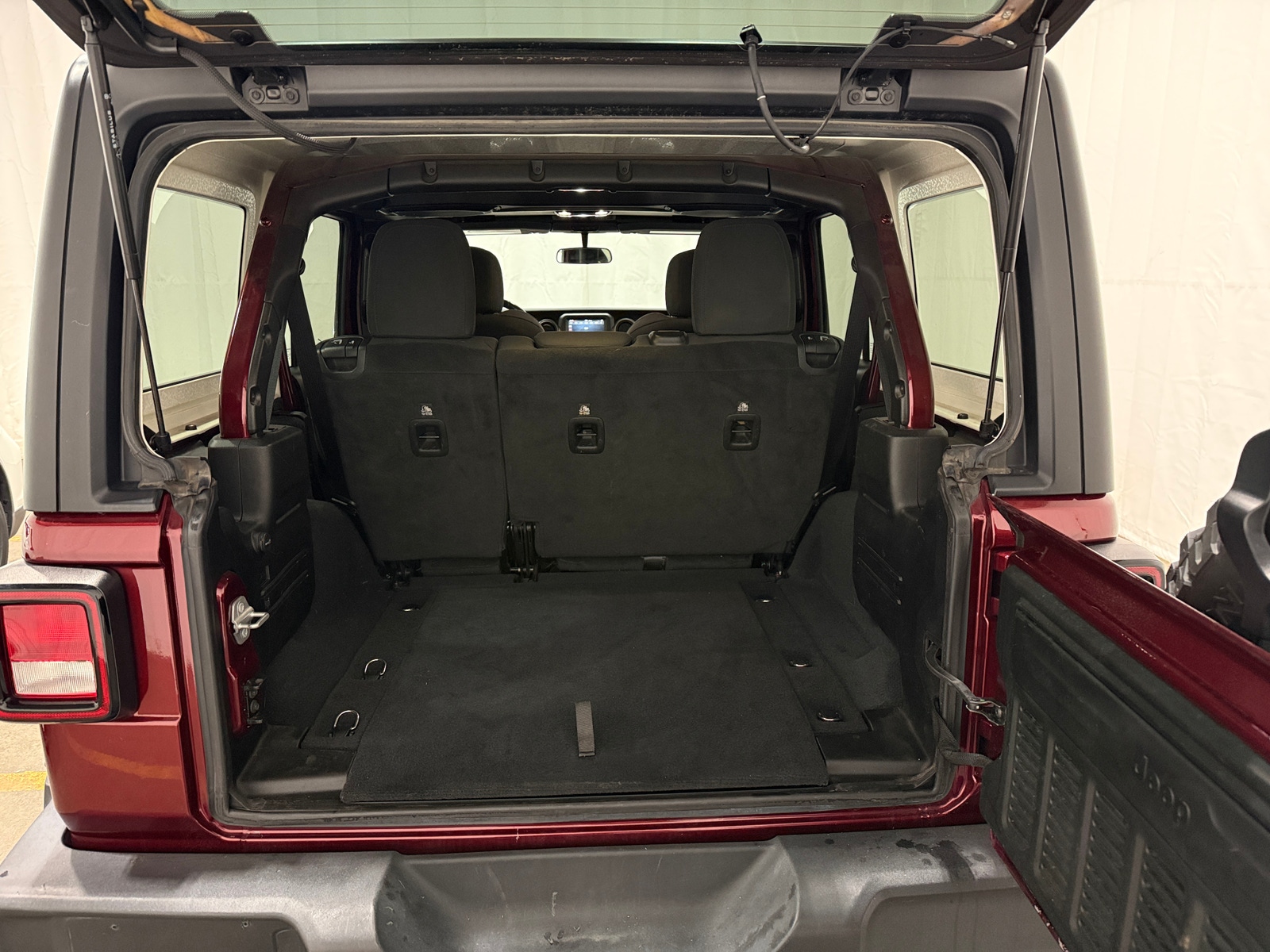 Thumbnail: 2022 Jeep Wrangler - 7