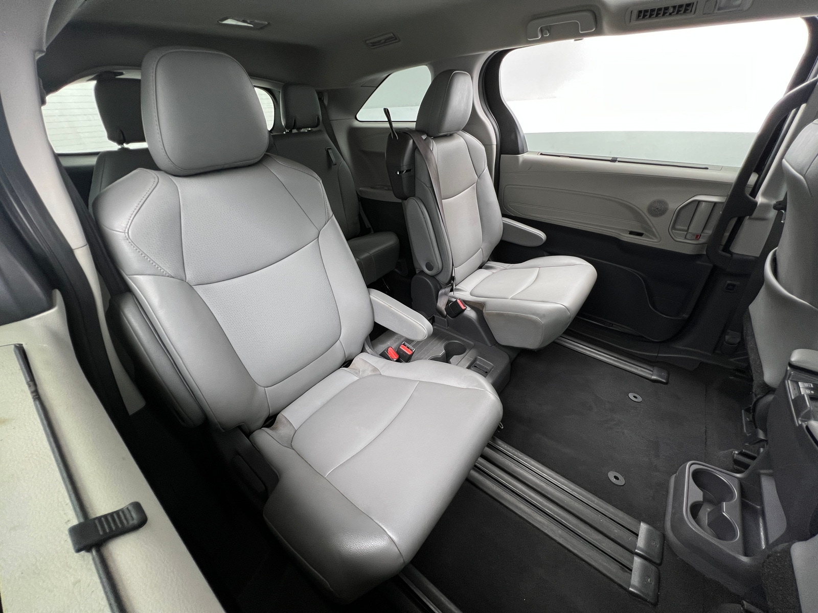 Thumbnail: 2021 Toyota Sienna - 5