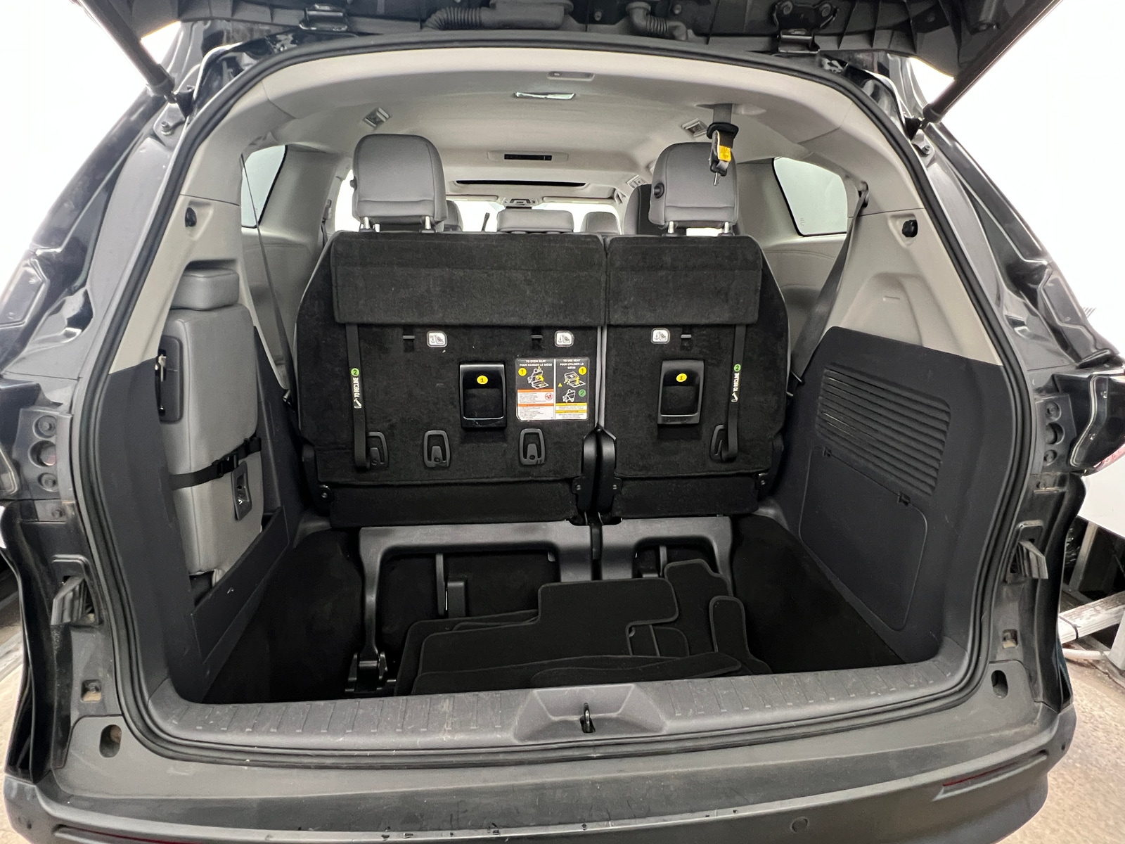 Thumbnail: 2021 Toyota Sienna - 6