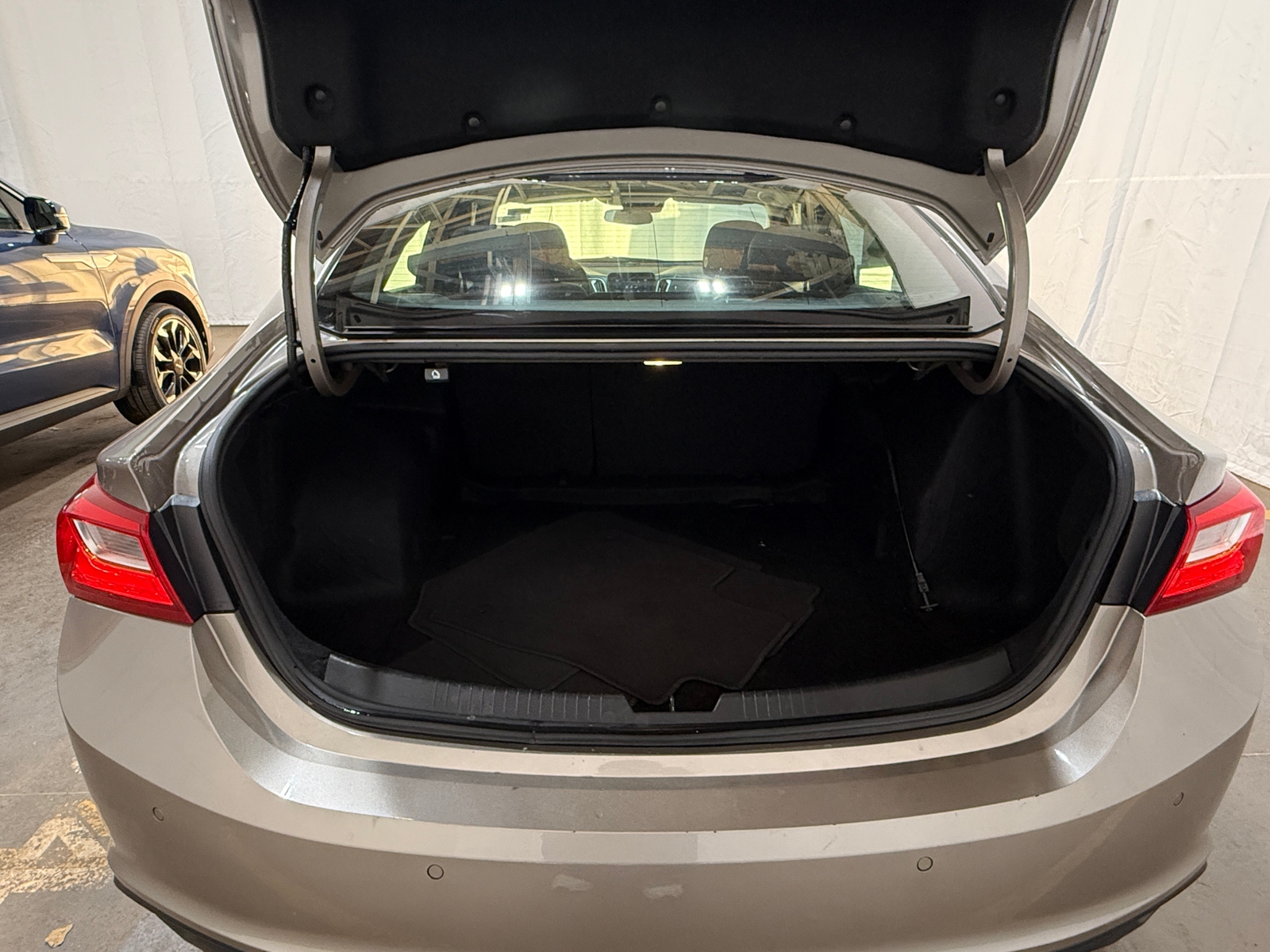 Thumbnail: 2024 Chevrolet Malibu - 7