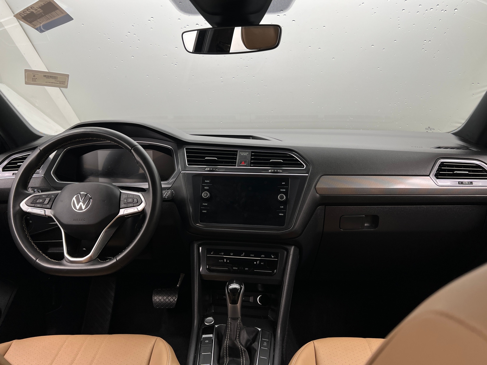 Thumbnail: 2023 Volkswagen Tiguan - 2