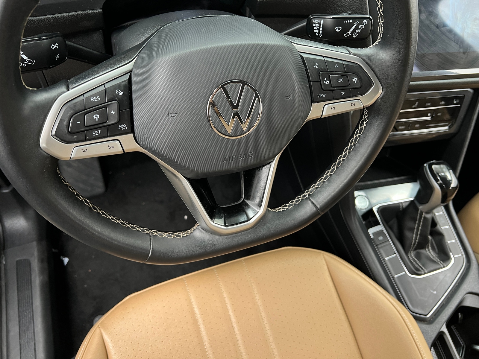 Thumbnail: 2023 Volkswagen Tiguan - 4