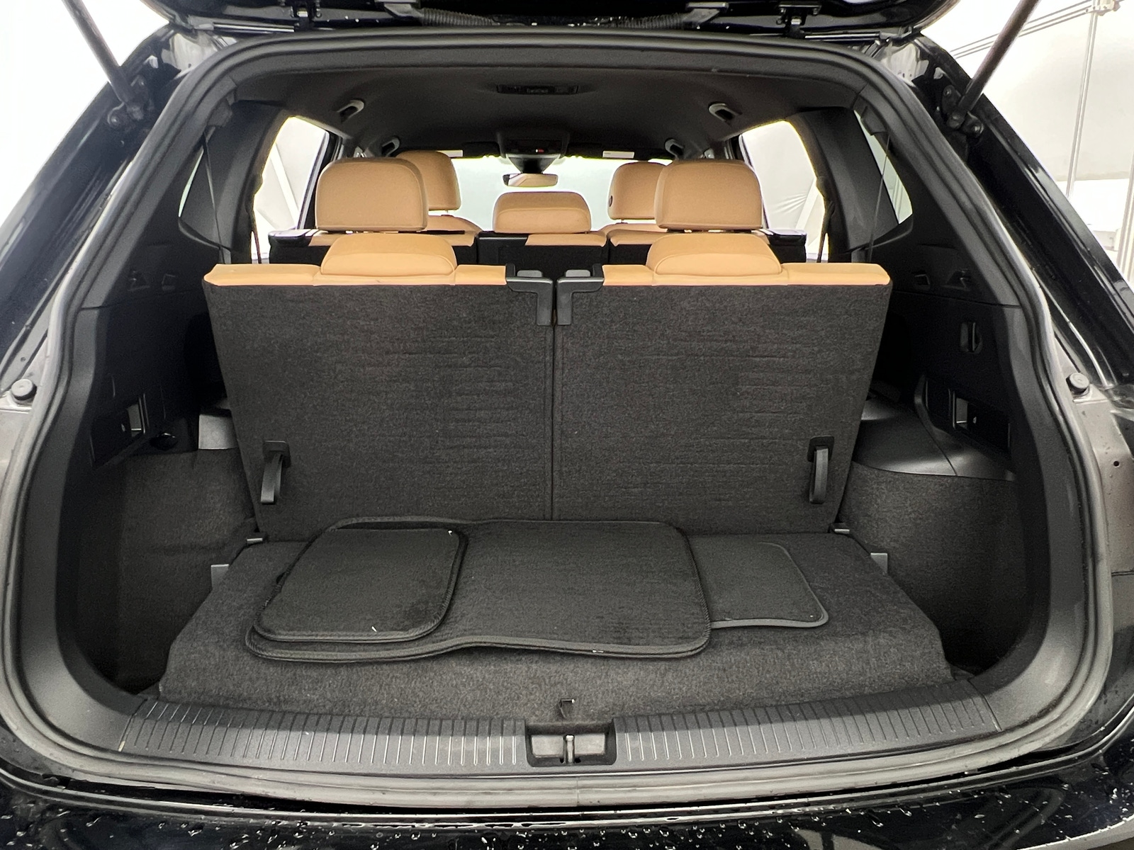 Thumbnail: 2023 Volkswagen Tiguan - 6