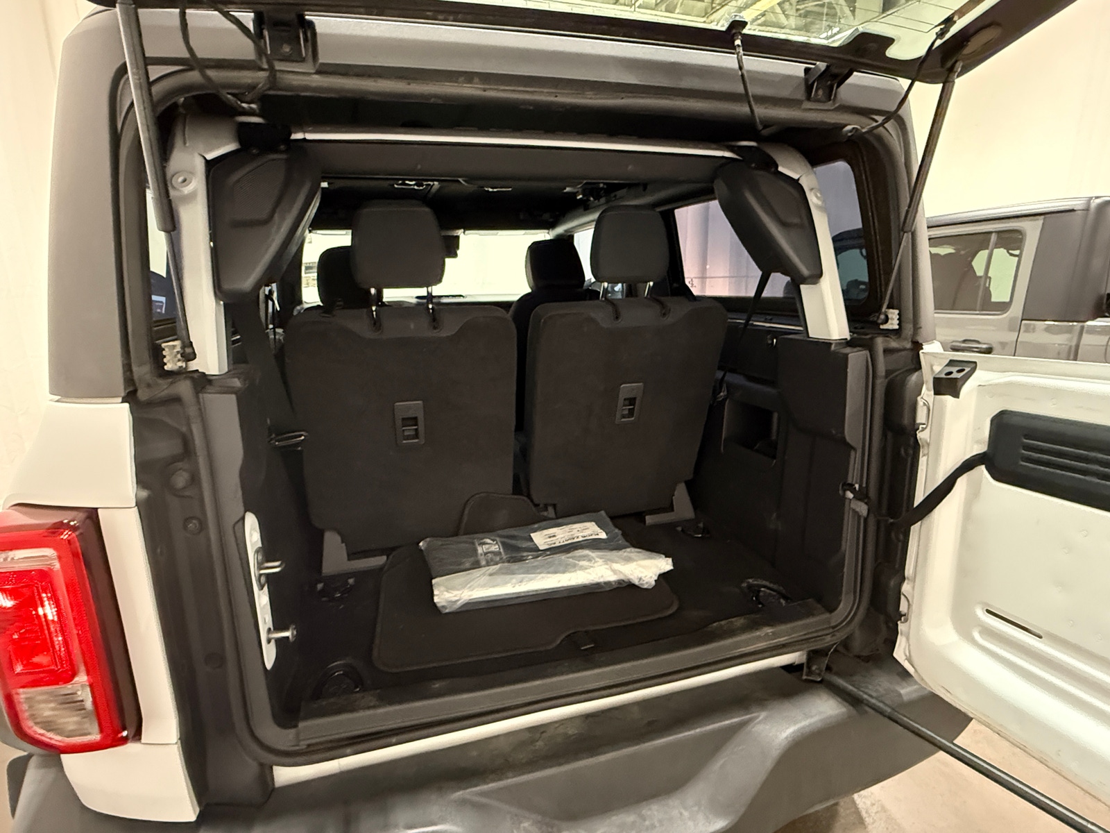 Thumbnail: 2021 Ford Bronco - 7