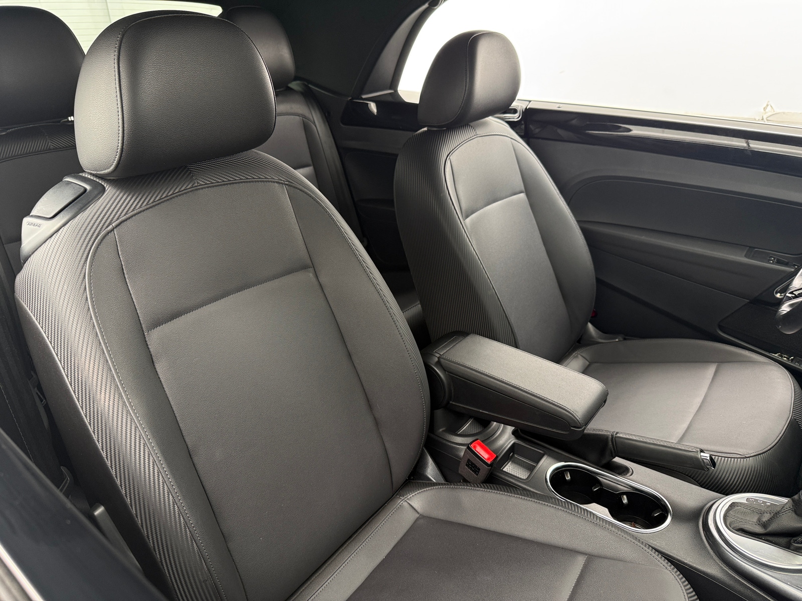 Thumbnail: 2019 Volkswagen Beetle - 2