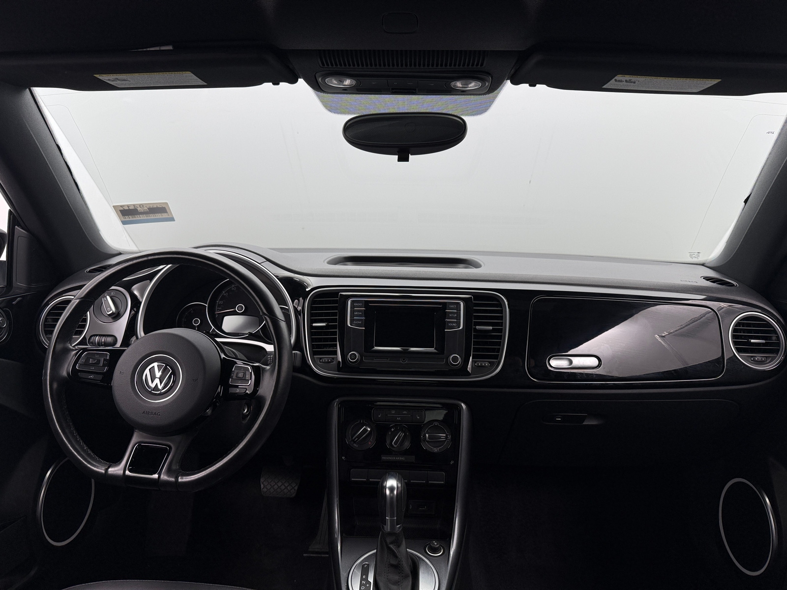 Thumbnail: 2019 Volkswagen Beetle - 3