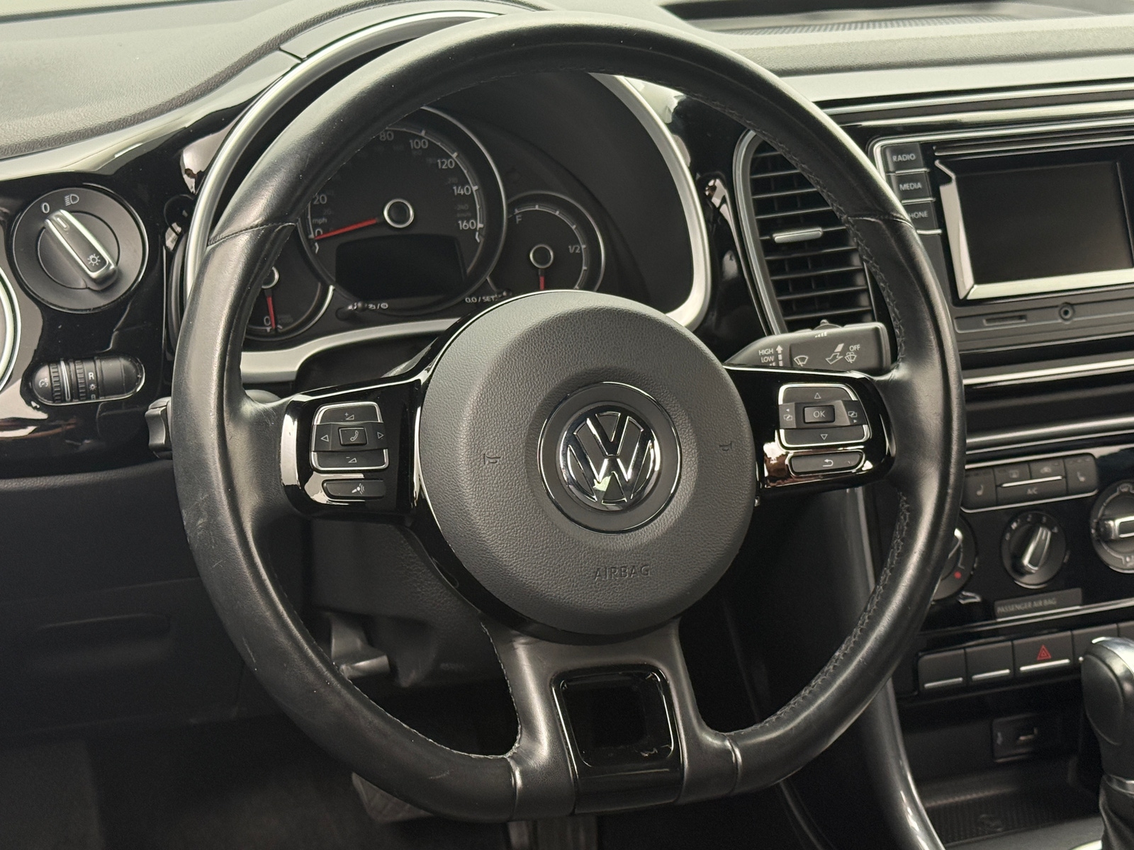 Thumbnail: 2019 Volkswagen Beetle - 5
