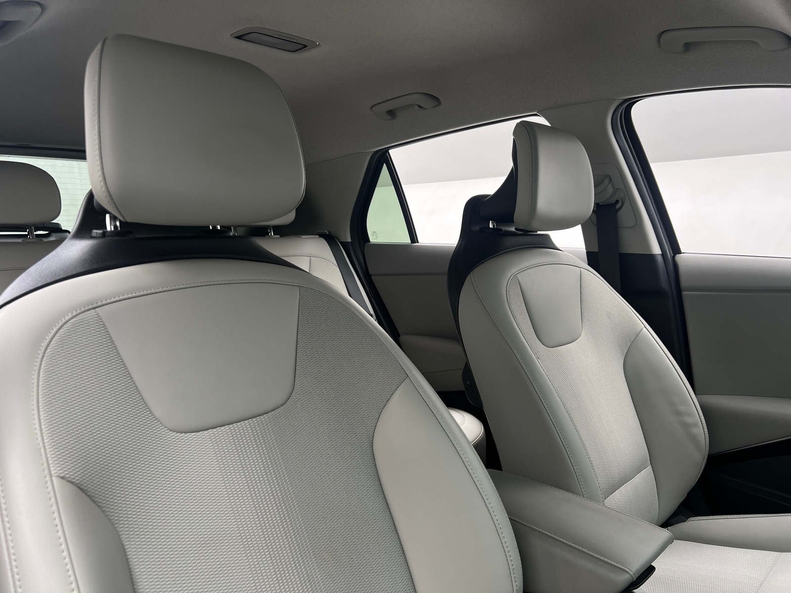 Thumbnail: 2023 Kia Niro - 2