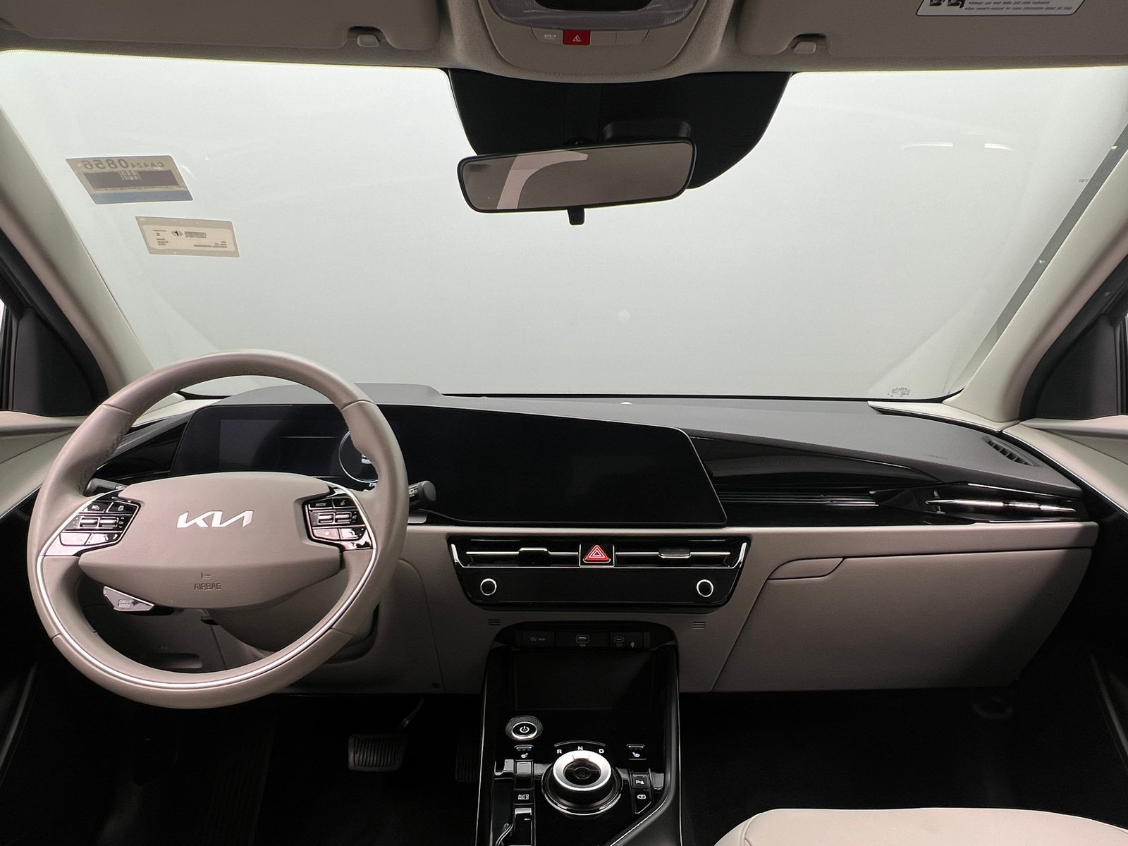 Thumbnail: 2023 Kia Niro - 3