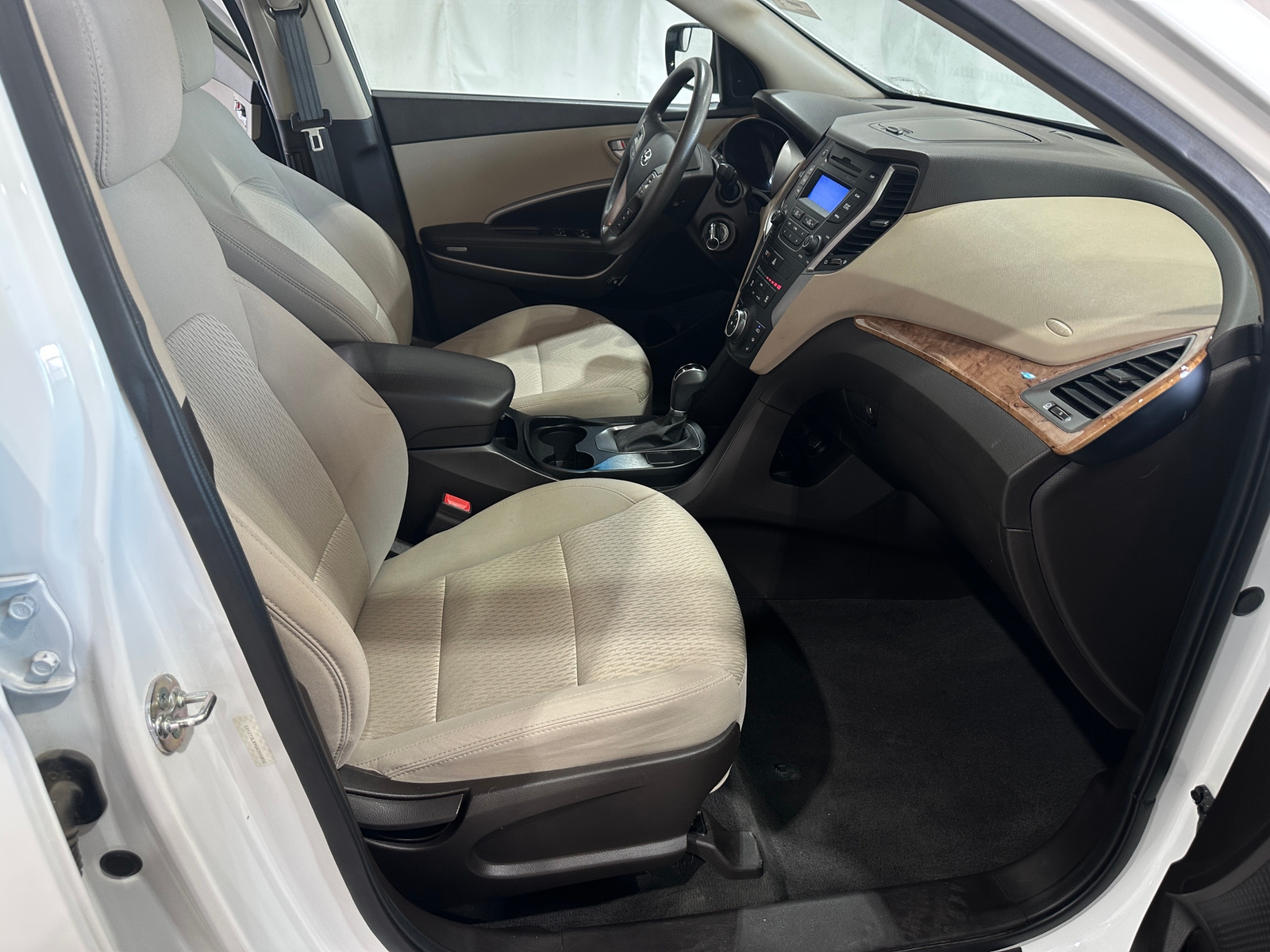 Thumbnail: 2016 Hyundai Santa Fe - 2