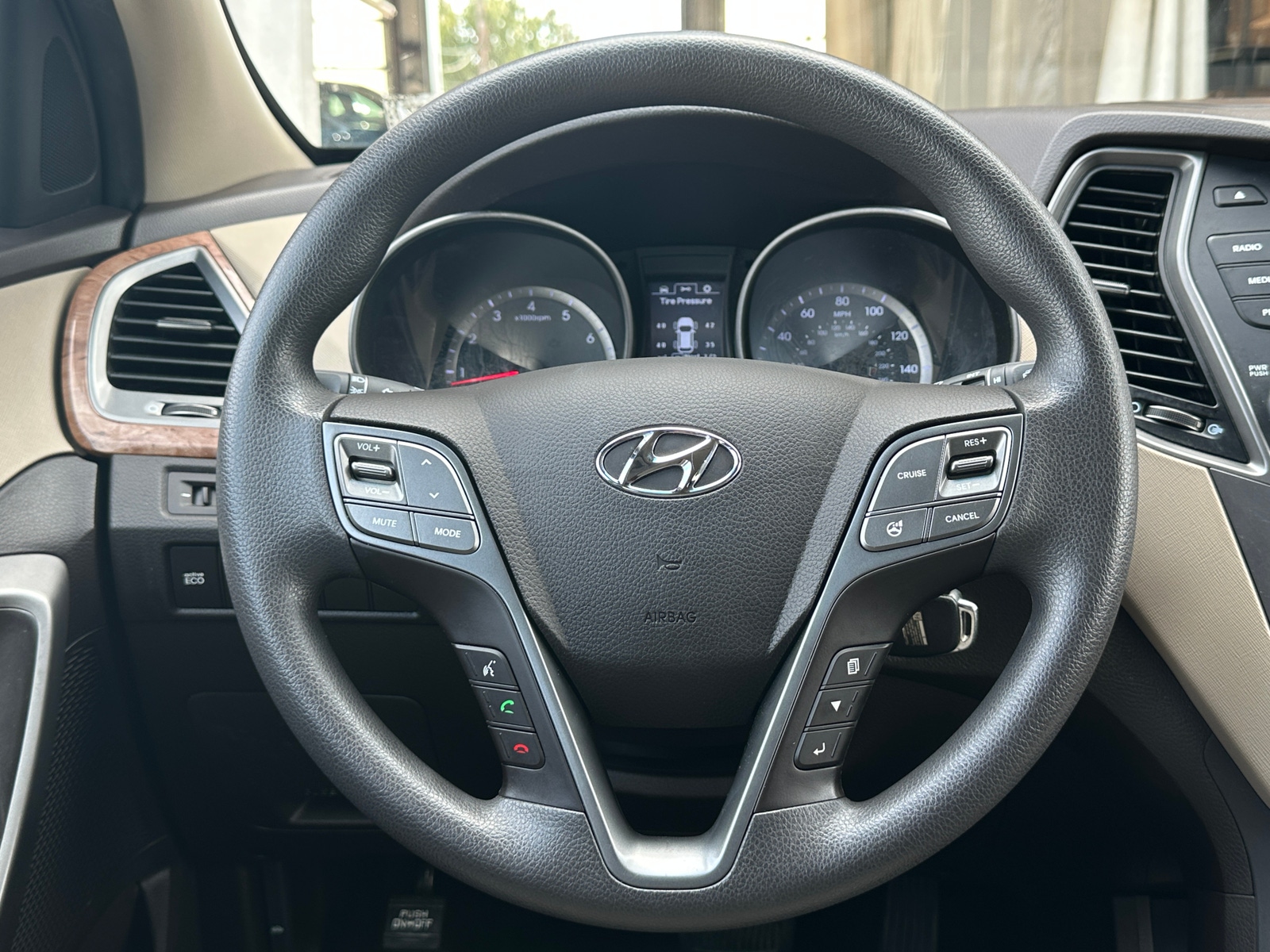 Thumbnail: 2016 Hyundai Santa Fe - 5