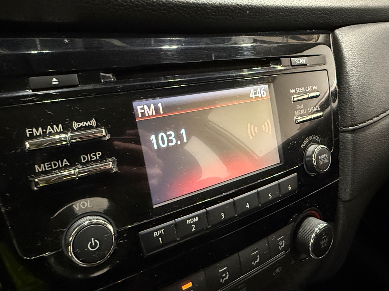 Thumbnail: 2017 Nissan Rogue - 4