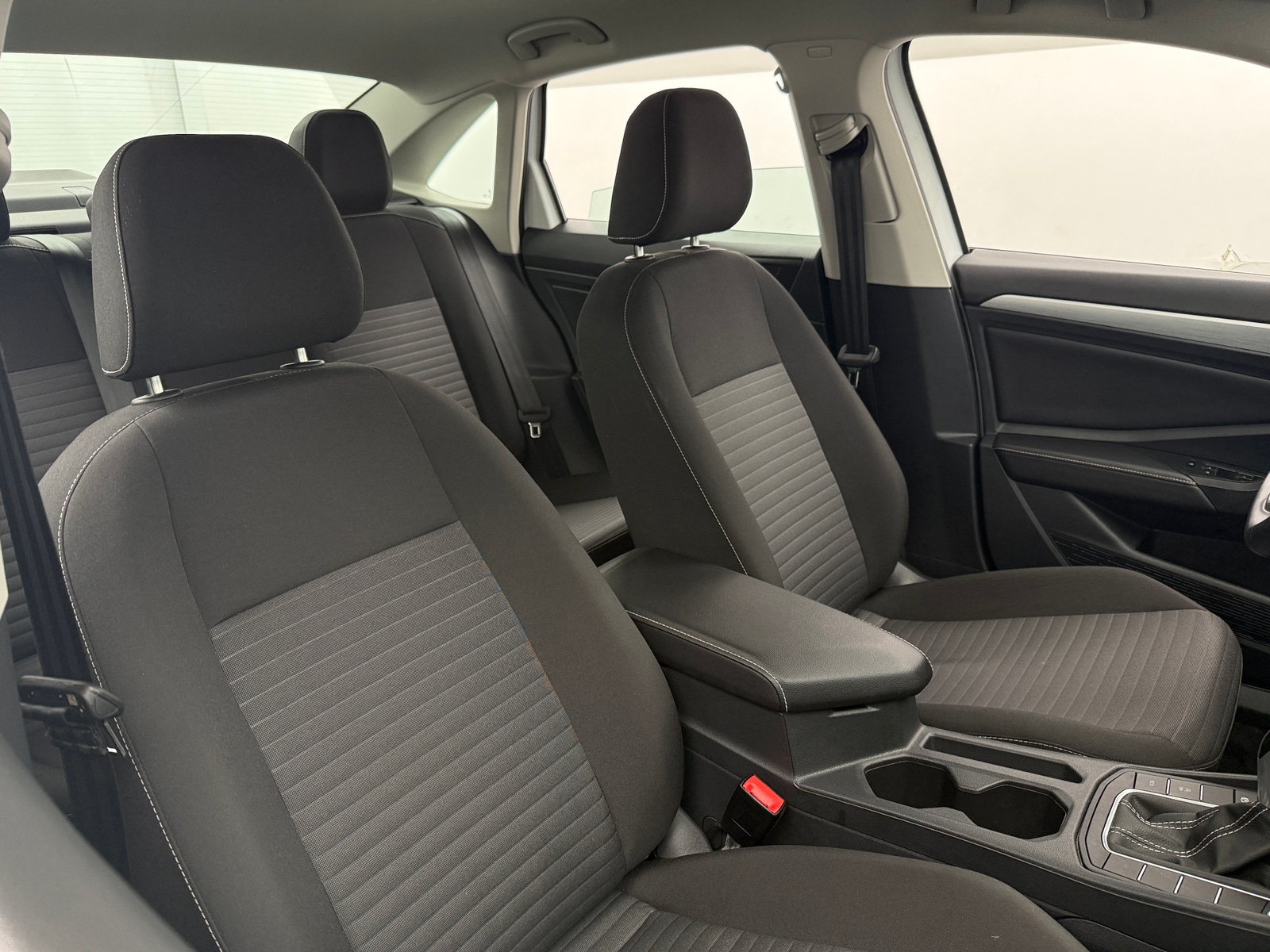 Thumbnail: 2025 Volkswagen Jetta - 2