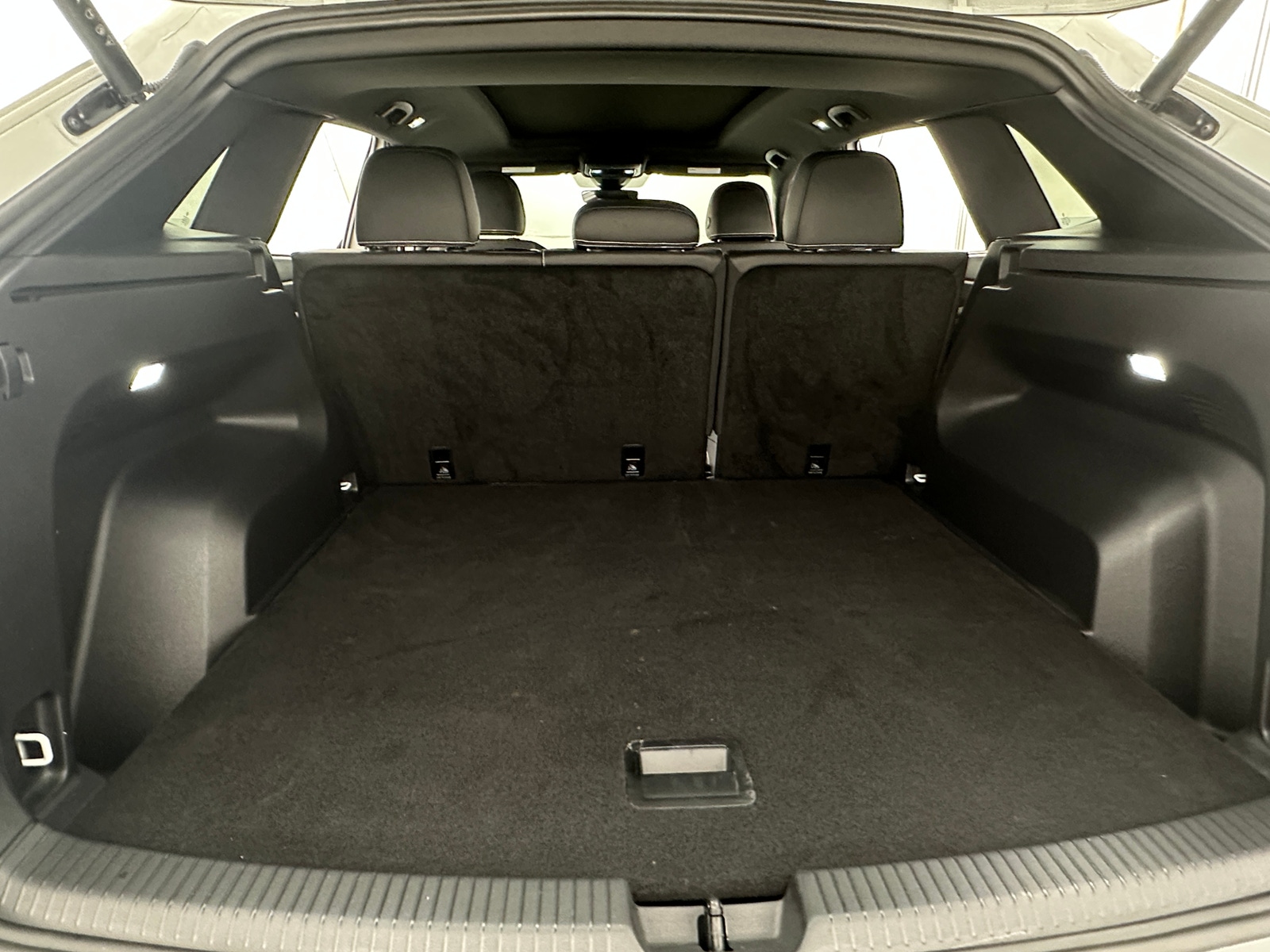 Thumbnail: 2025 Volkswagen Atlas - 6