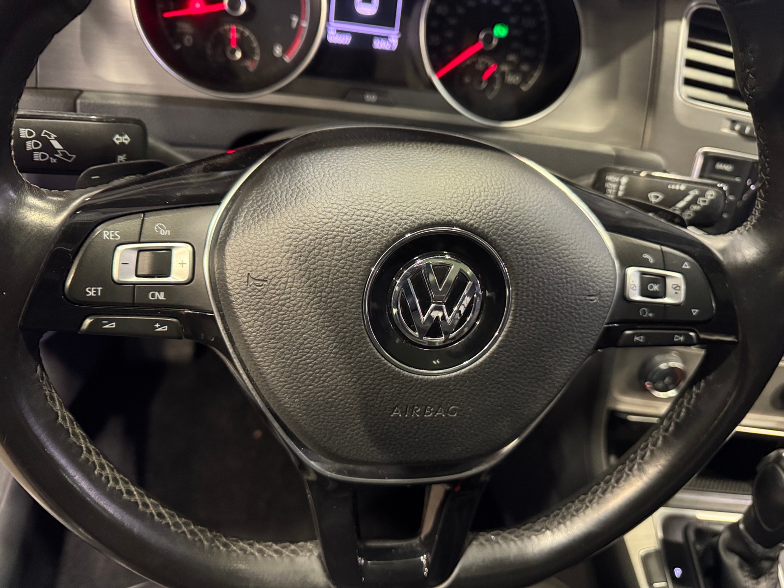Thumbnail: 2015 Volkswagen Golf - 4