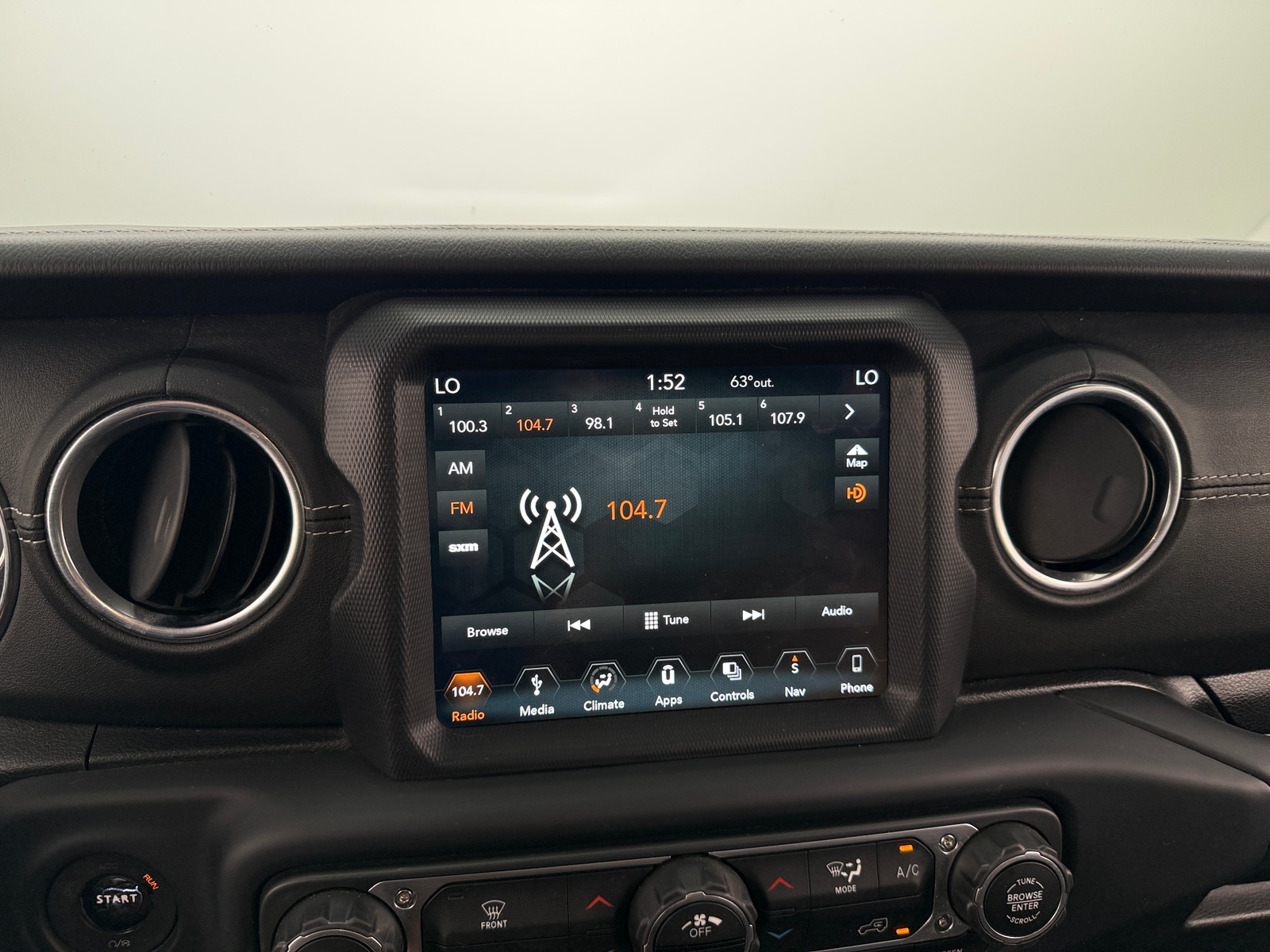 Thumbnail: 2019 Jeep Wrangler - 3