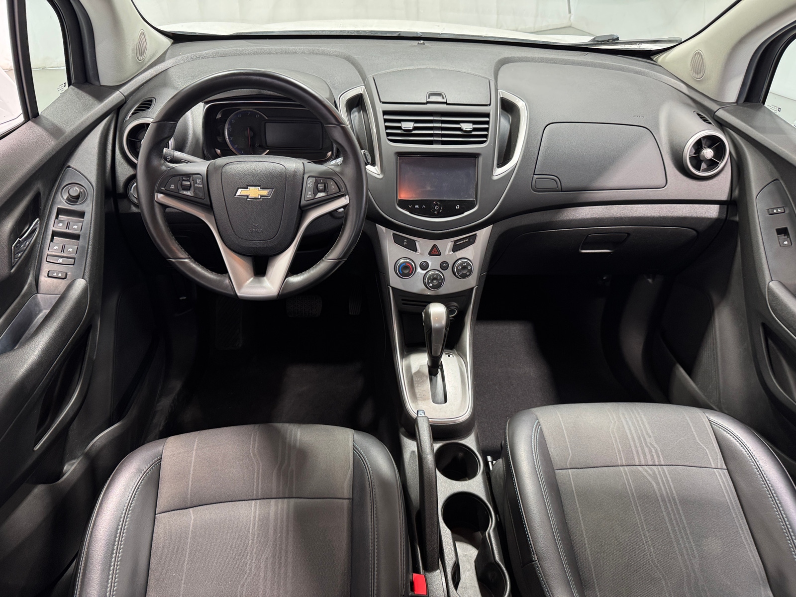 Thumbnail: 2016 Chevrolet Trax - 3