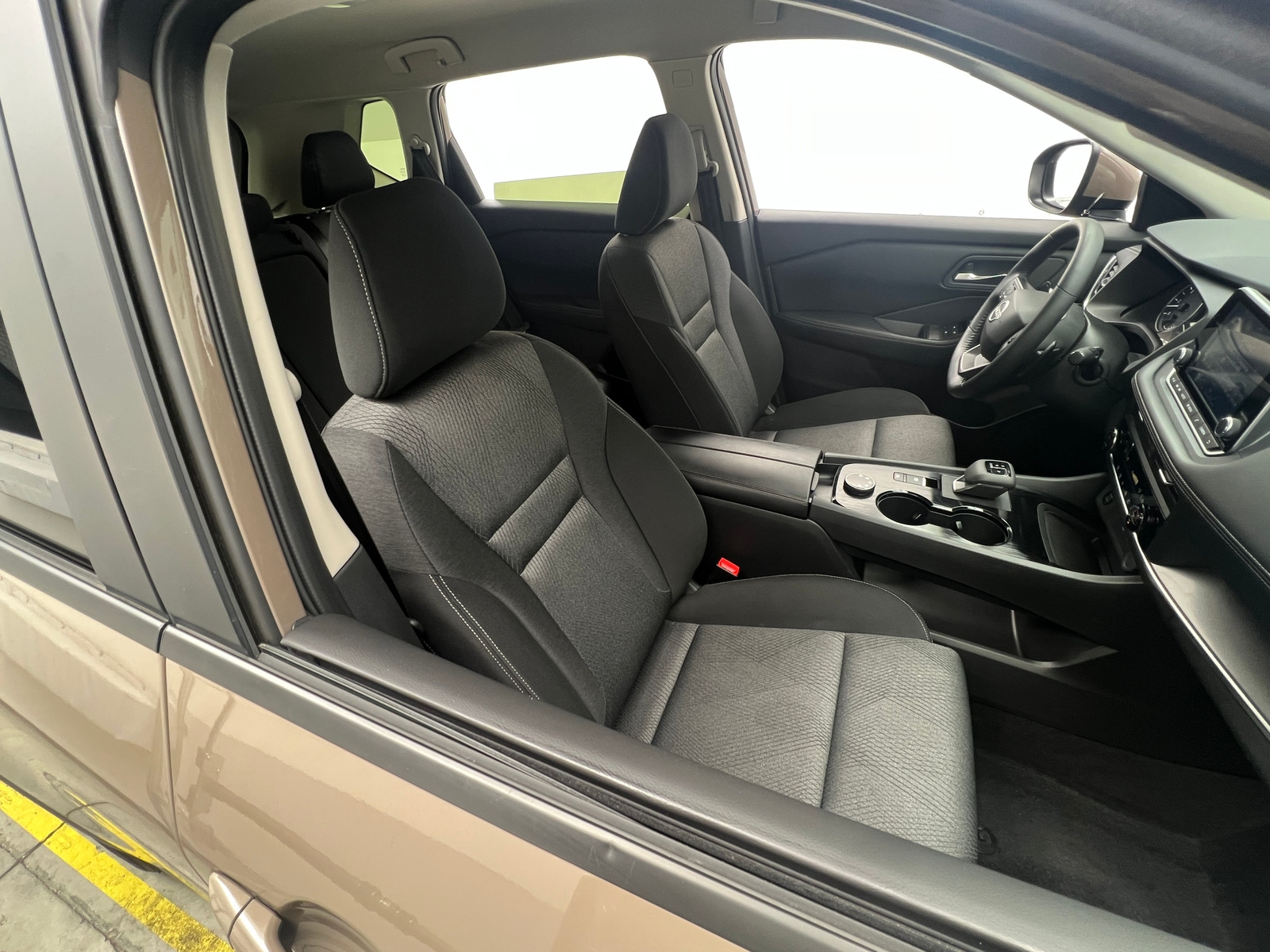 Thumbnail: 2025 Nissan Rogue - 2