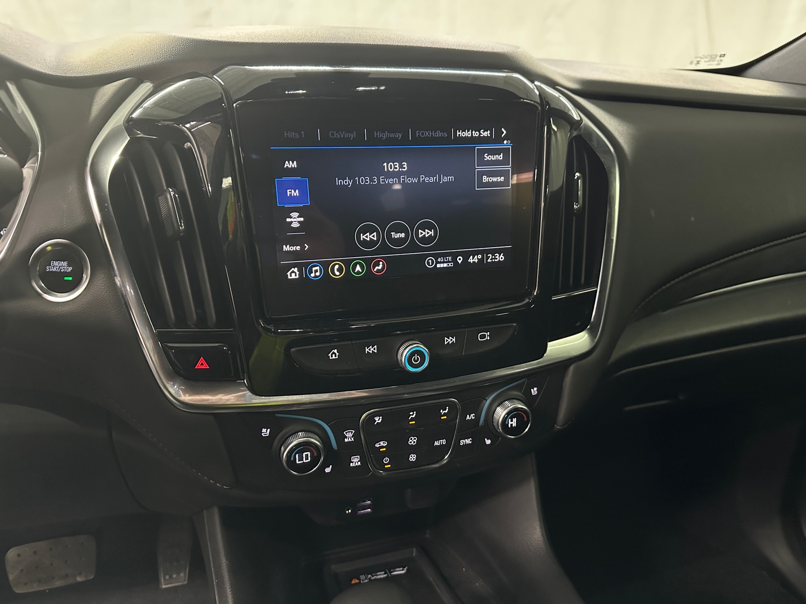 Thumbnail: 2024 Chevrolet Traverse - 3