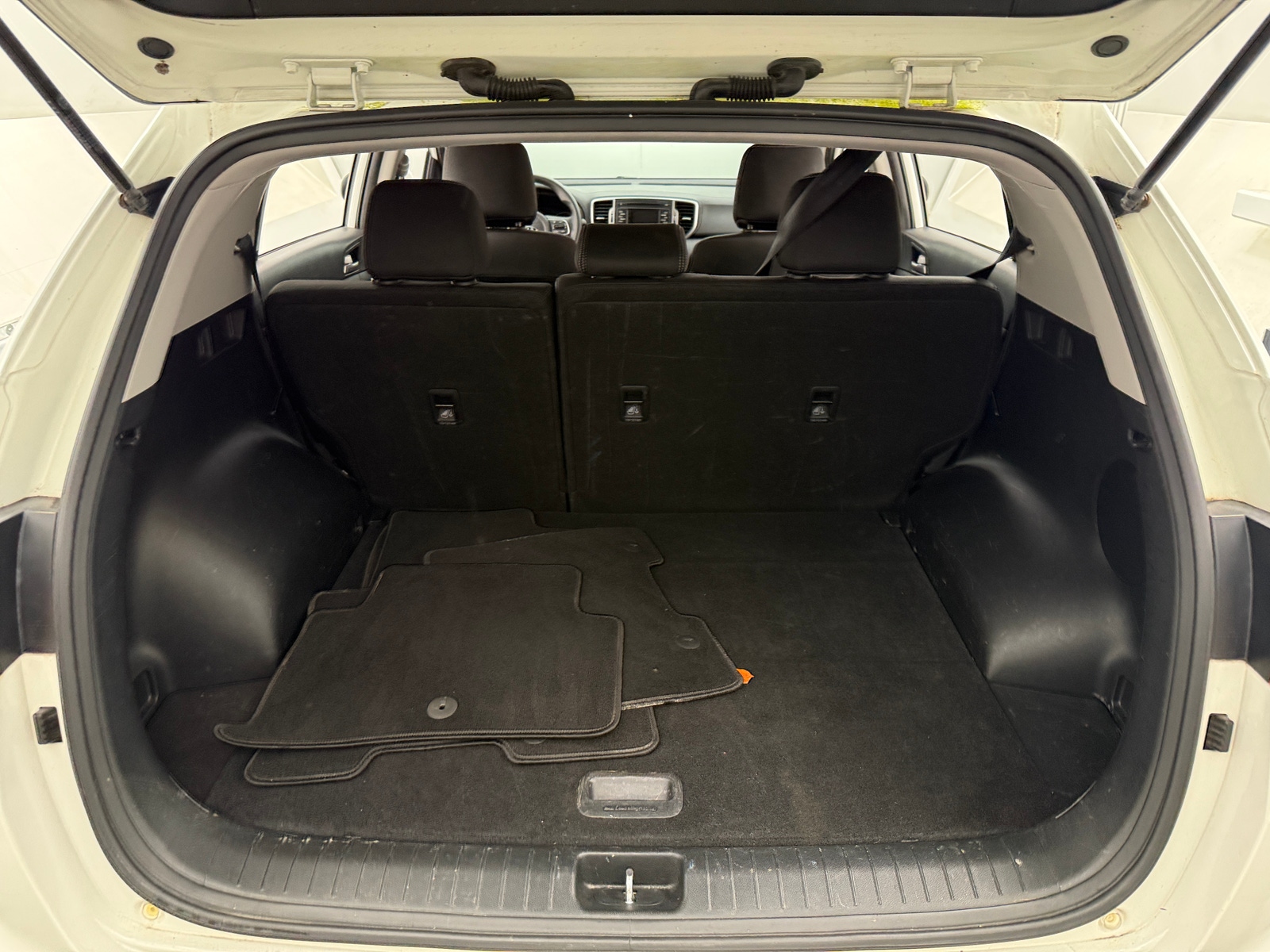 Thumbnail: 2017 Kia Sportage - 7