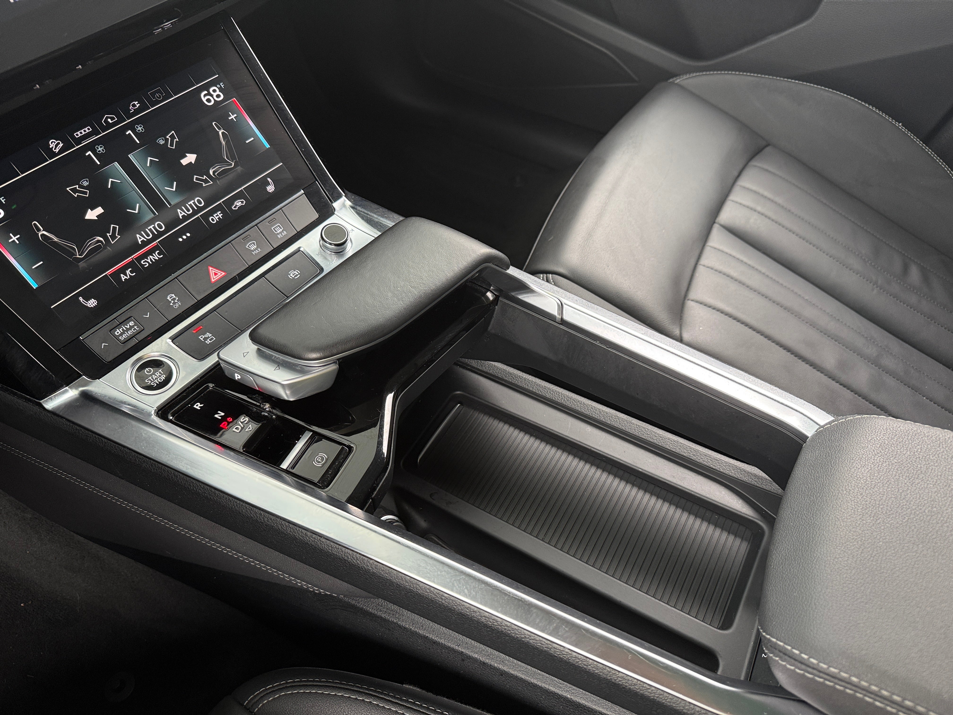 Image of 2021 Audi e-tron Premium