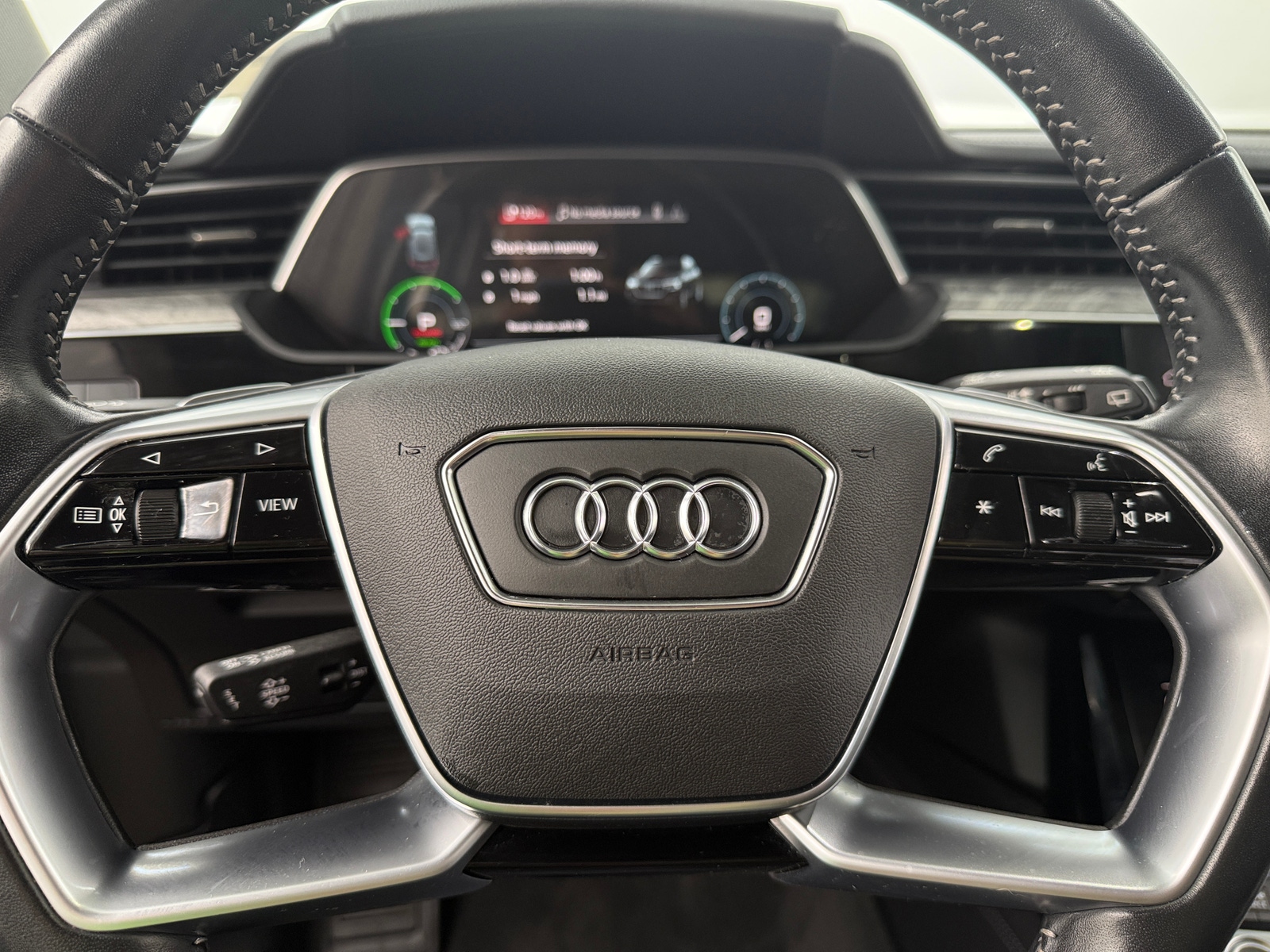 Thumbnail: 2021 Audi e-tron - 4