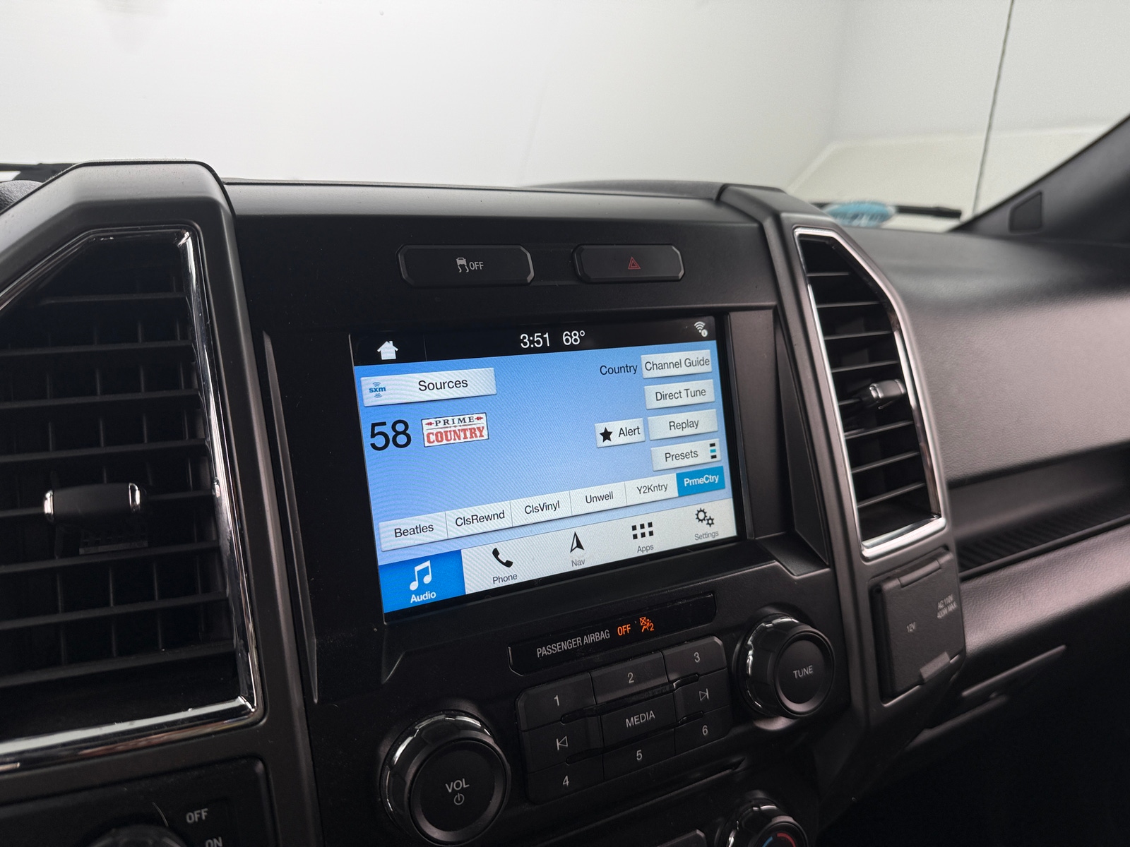 Thumbnail: 2016 Ford Econoline - 4