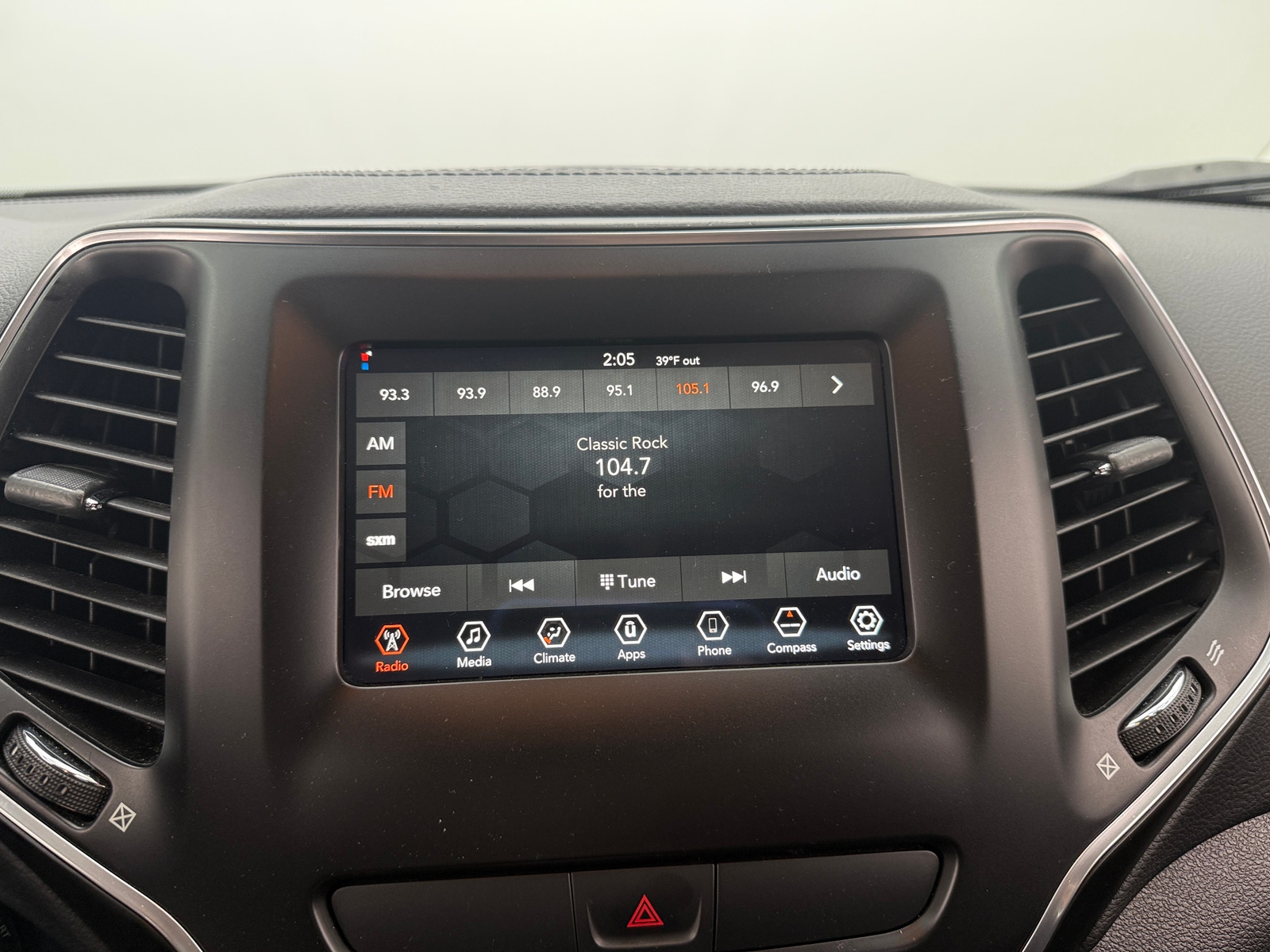 Thumbnail: 2019 Jeep Cherokee - 4