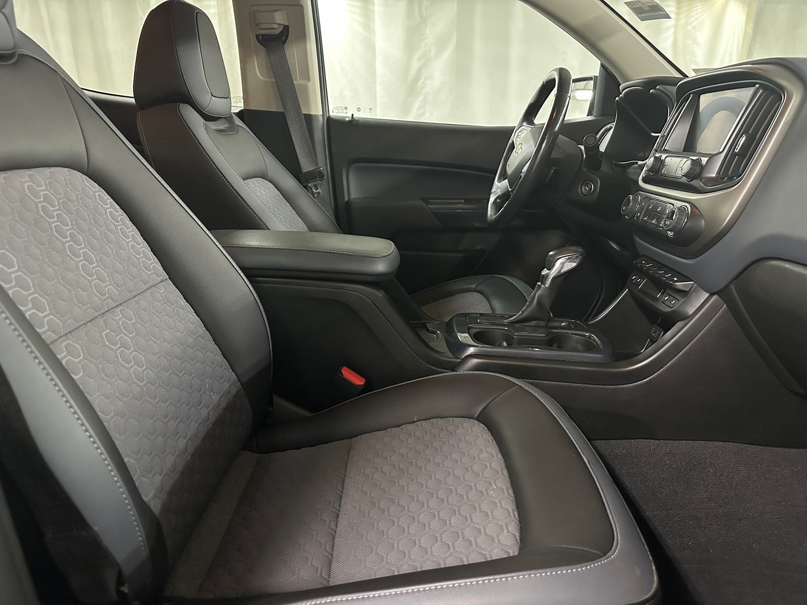 Thumbnail: 2022 Chevrolet Colorado - 2