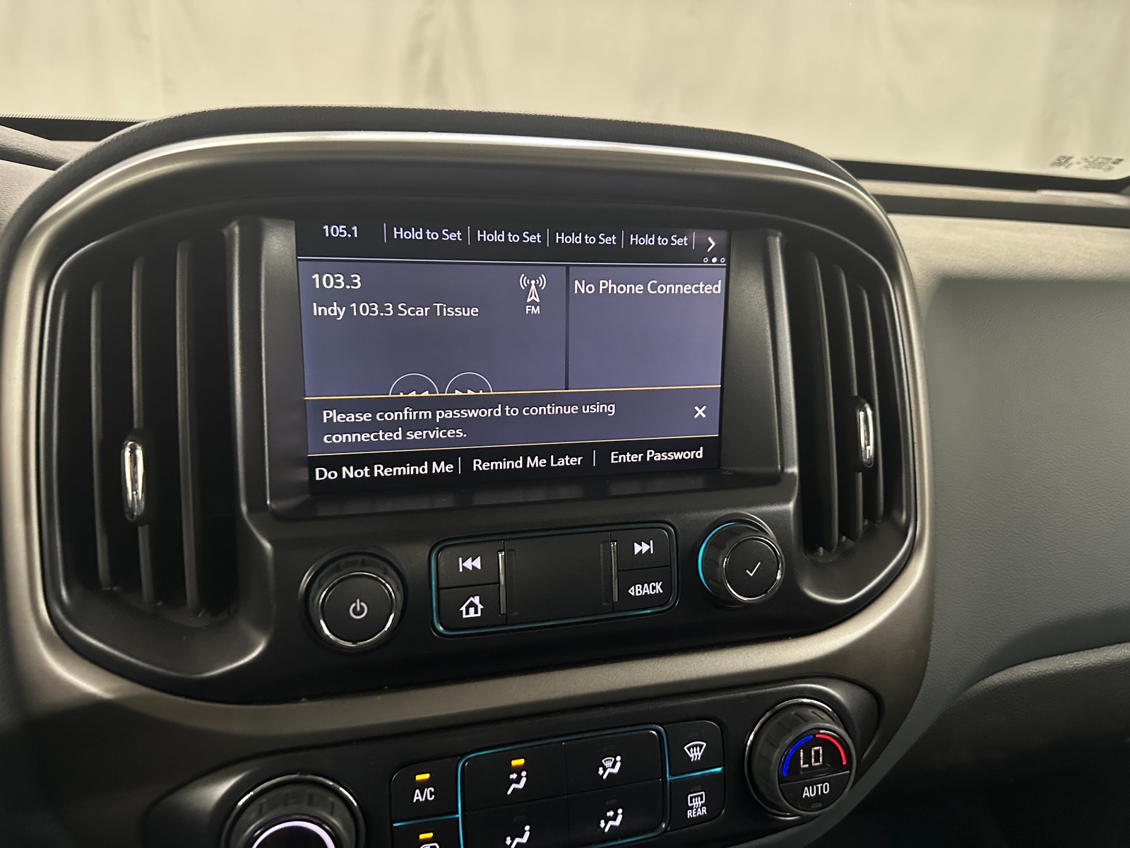 Thumbnail: 2022 Chevrolet Colorado - 4