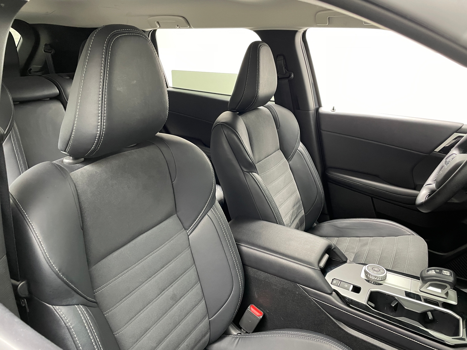 Thumbnail: 2025 Mitsubishi Outlander - 2