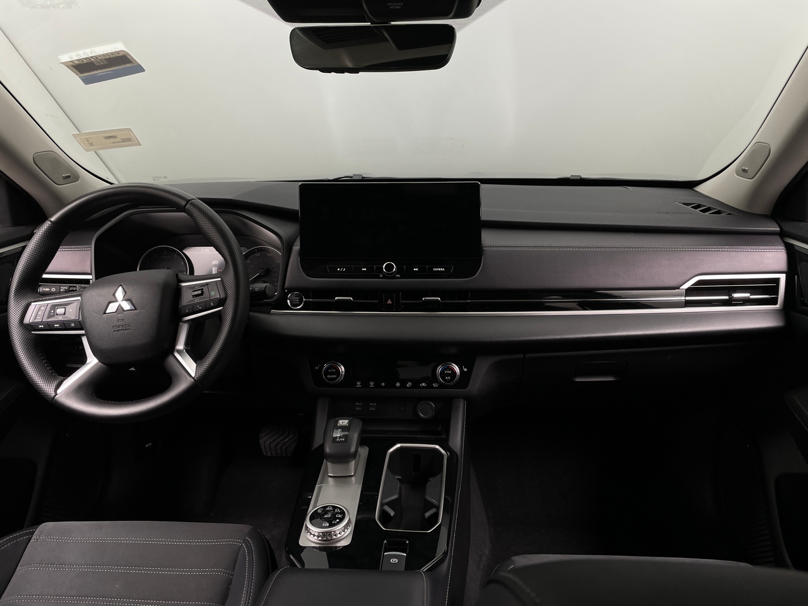 Thumbnail: 2025 Mitsubishi Outlander - 3